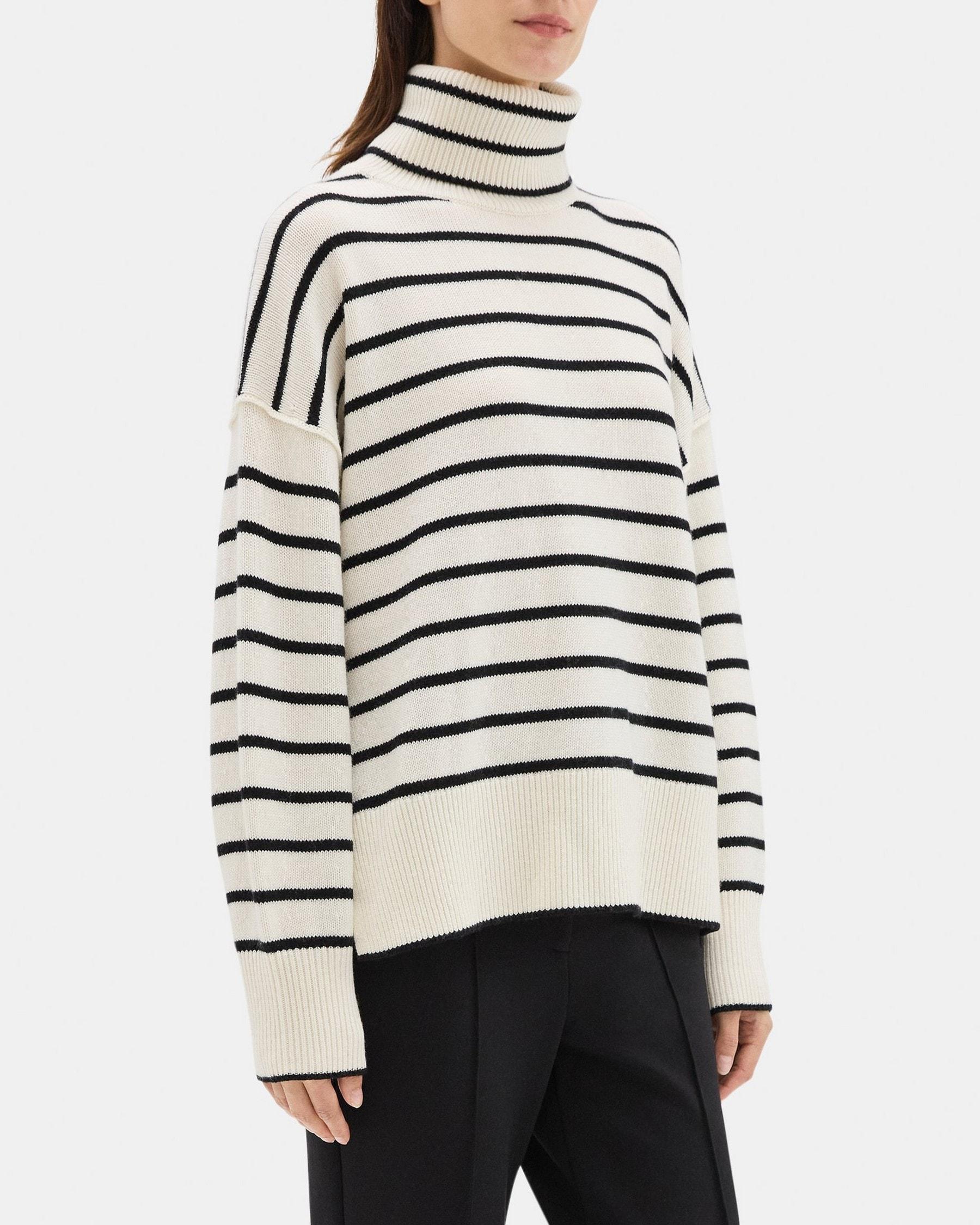 Chunky Turtleneck Sweater in Wool-Cashmere Blend Product Image
