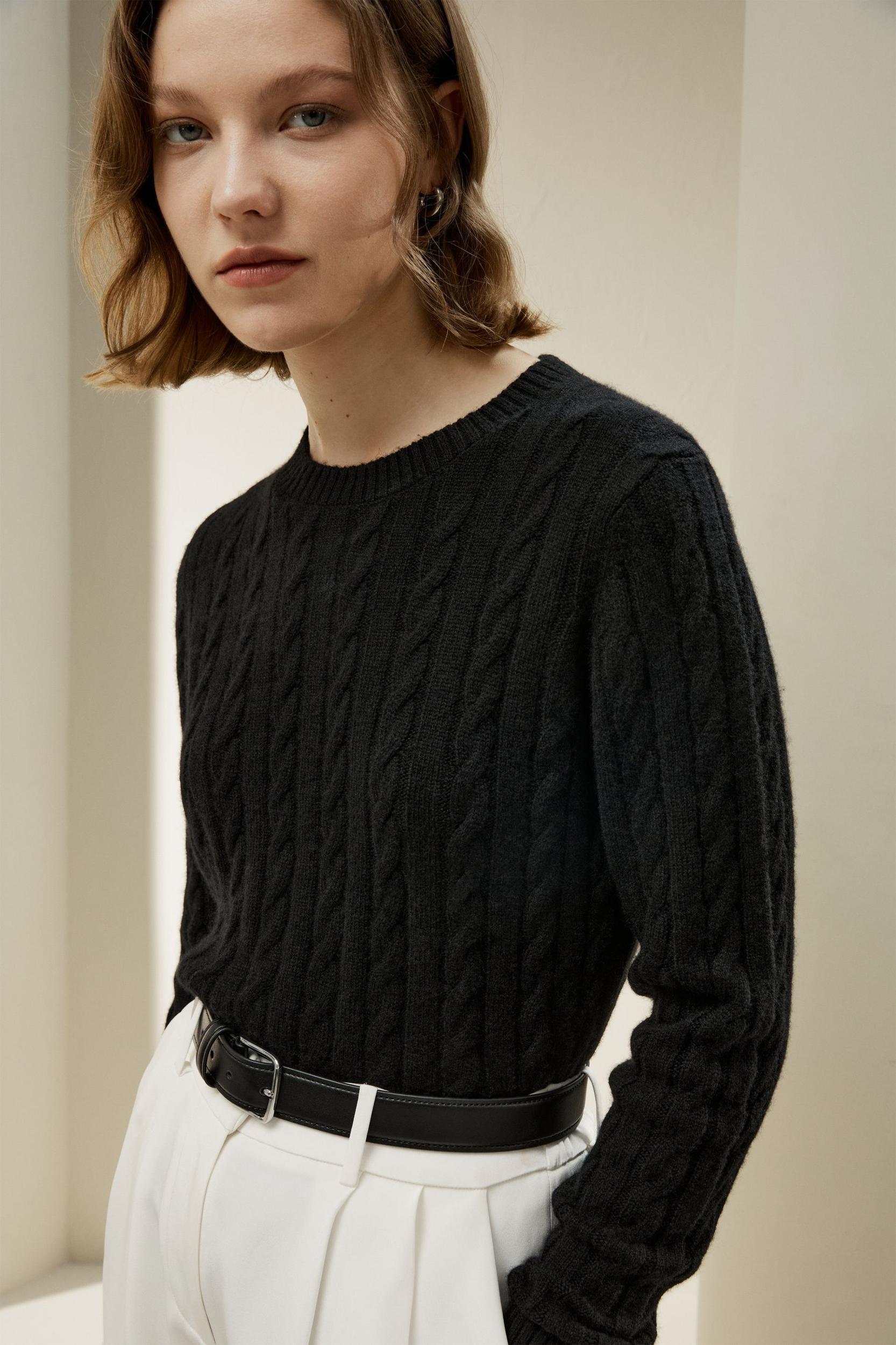 Classic Cable Knit Sweater with Ribbed Edges Product Image