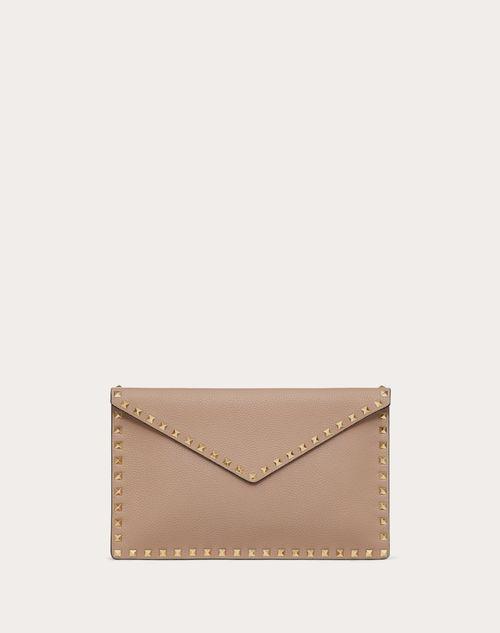 ROCKSTUD GRAINY CALFSKIN ENVELOPE POUCH Product Image