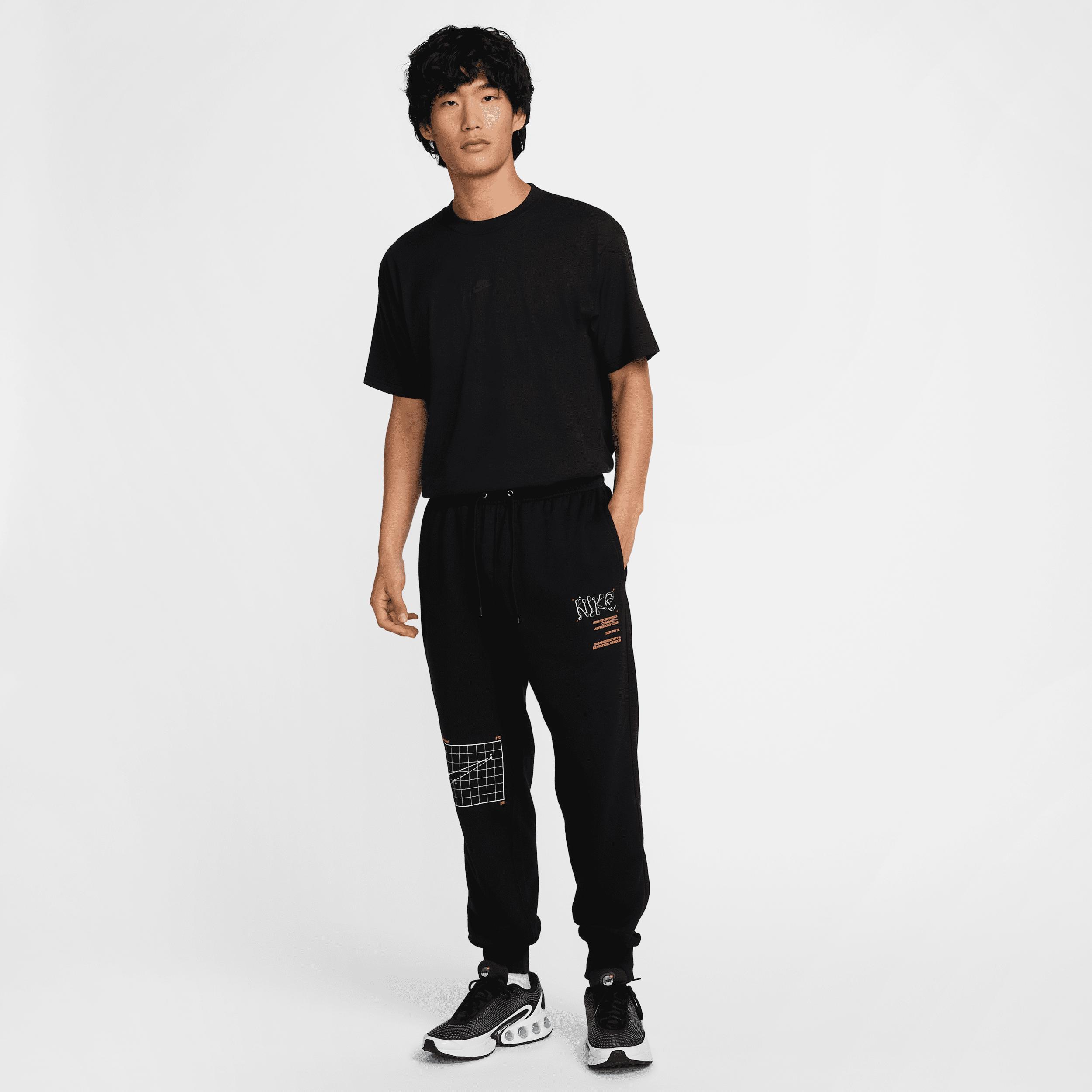 Nike Men's Club French Terry Jogger Pants Product Image