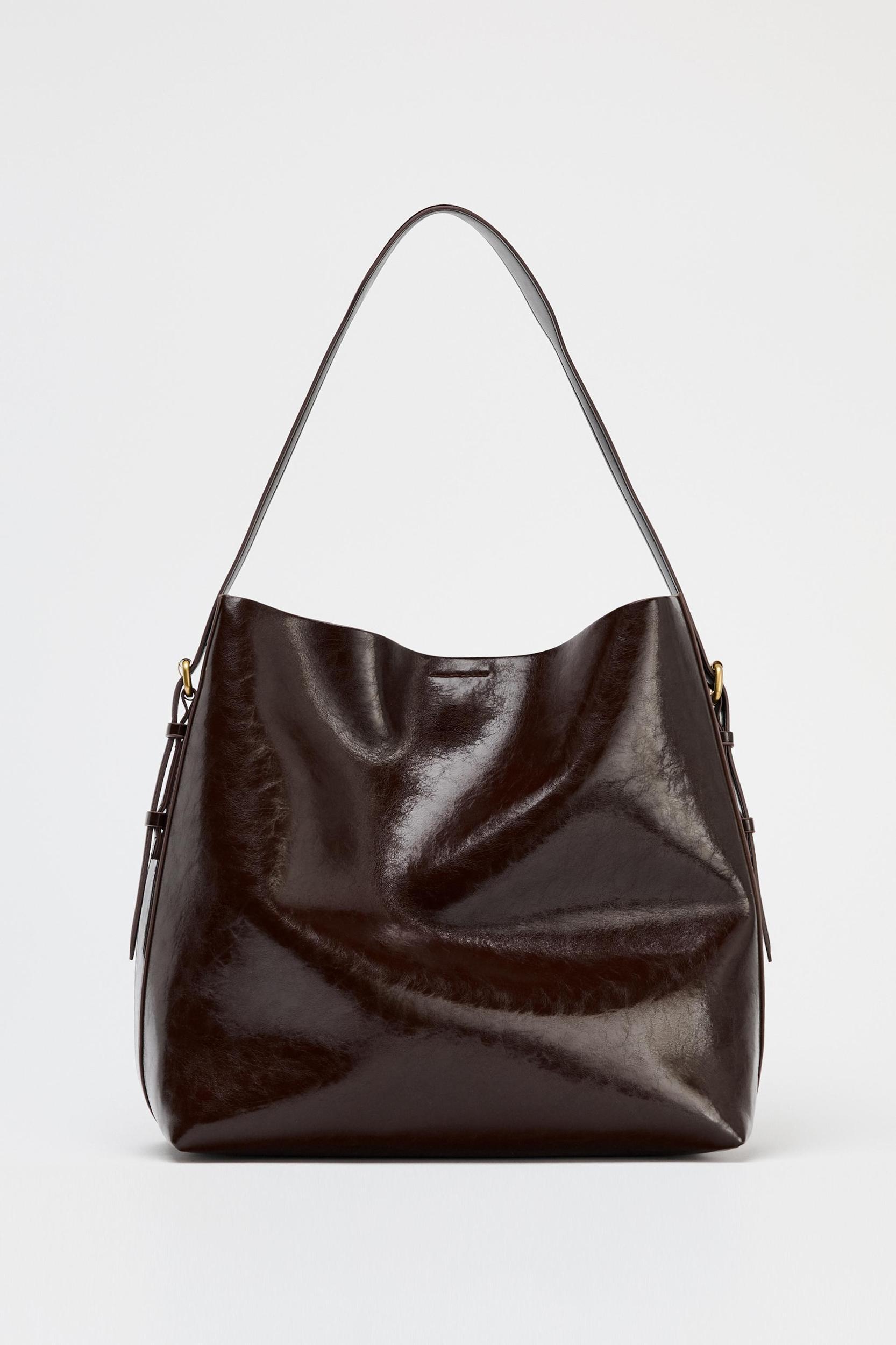 LARGE BUCKET BAG Product Image