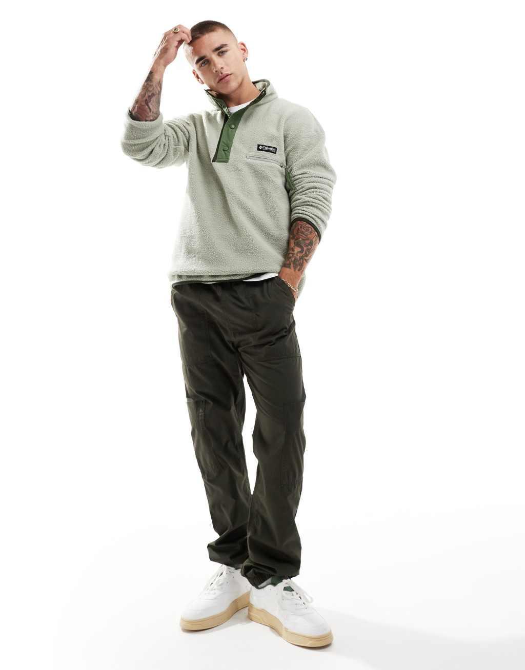 Columbia Helvetia II half snap fleece in green Product Image