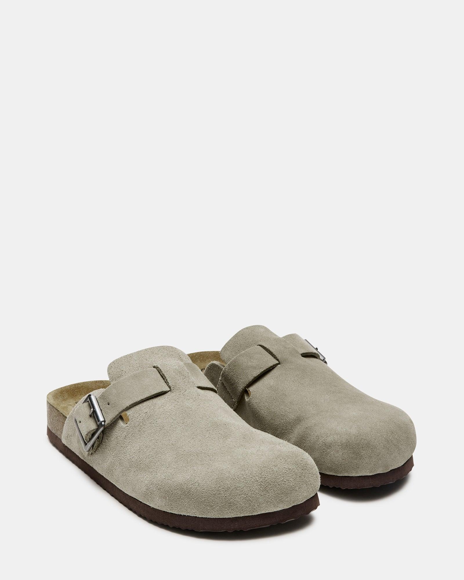 MEN'S WILDERR SLIDE AND SOCKS BUNDLE Male Product Image