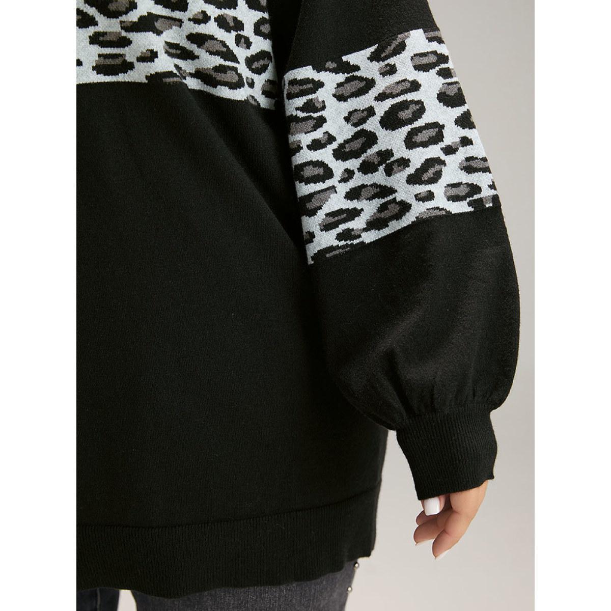 Plus Size Anti-Pilling Leopard Patchwork Crisscross Neck Pullover Black Women Casual Loose Long Sleeve V-neck Dailywear Pullovers BloomChic 10/M Product Image