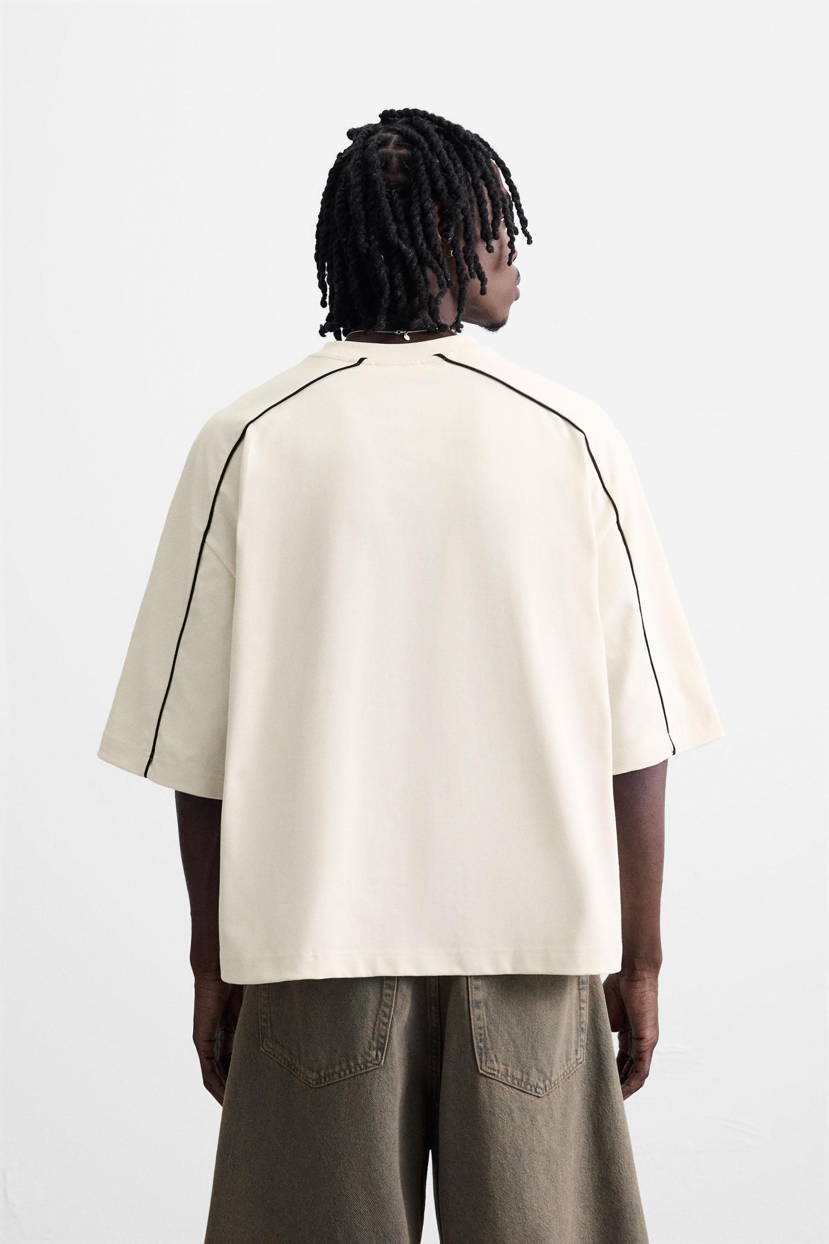 CONTRASTING TRIM SWEATSHIRT Product Image
