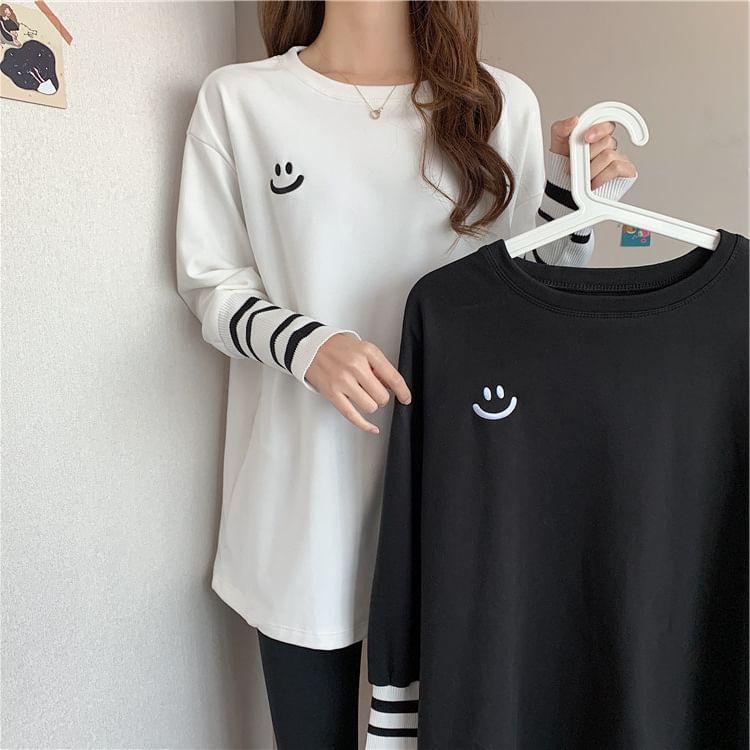 Long Sleeve Crew Neck Smiley Patterned Striped Tee Product Image
