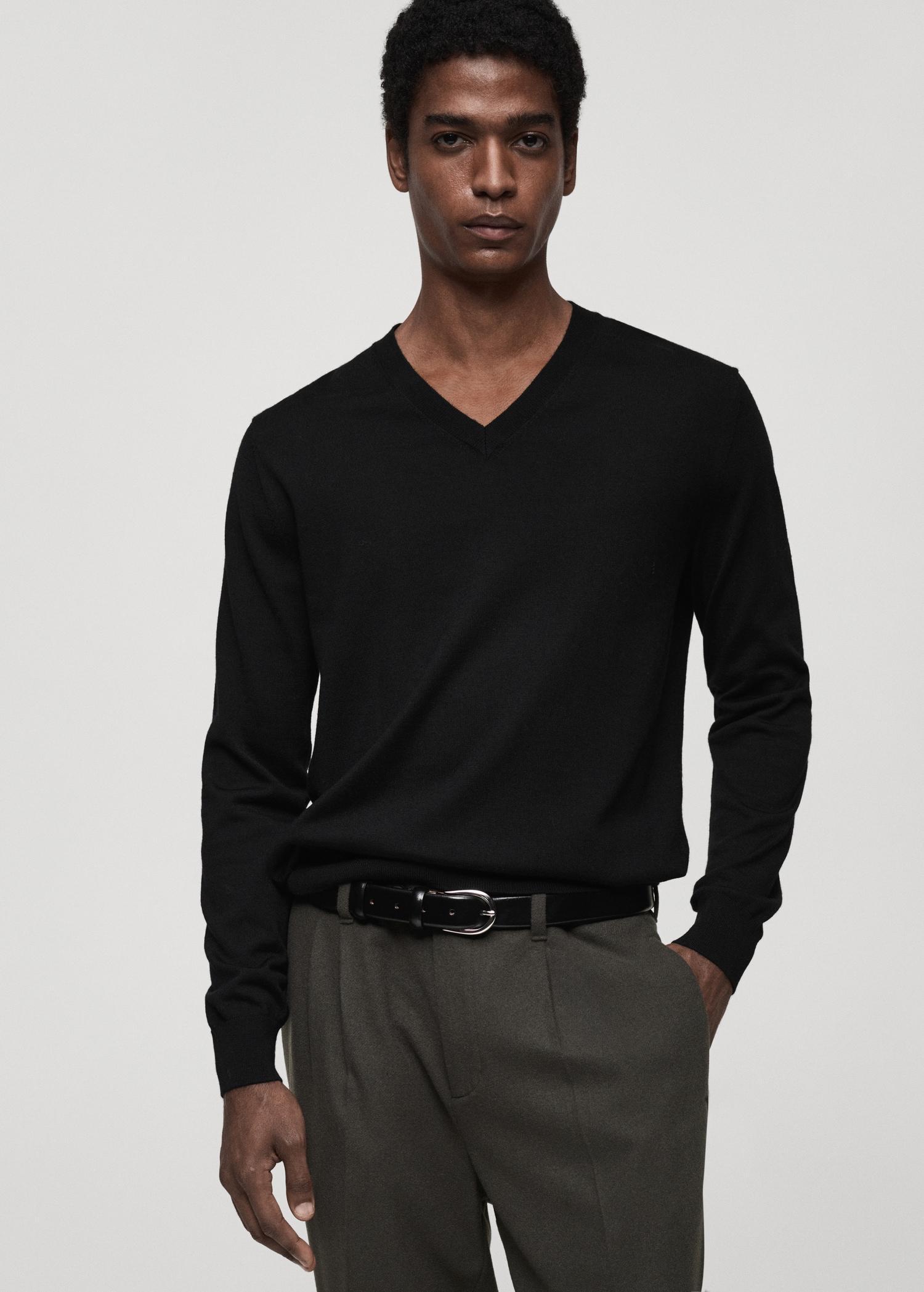 100% merino wool V-neck sweater - Men | MANGO USA Product Image