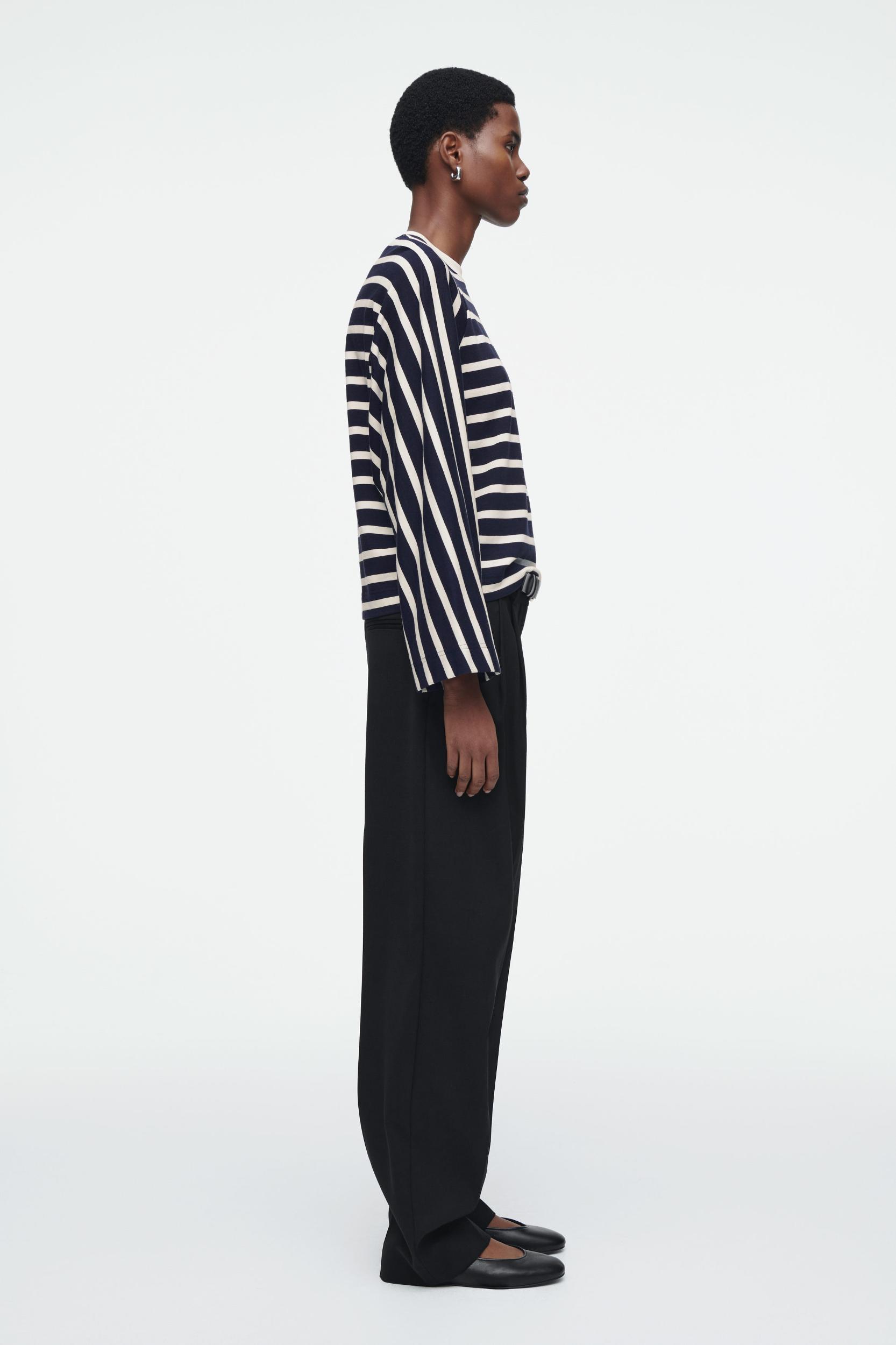 BOXY LONG-SLEEVED T-SHIRT Product Image