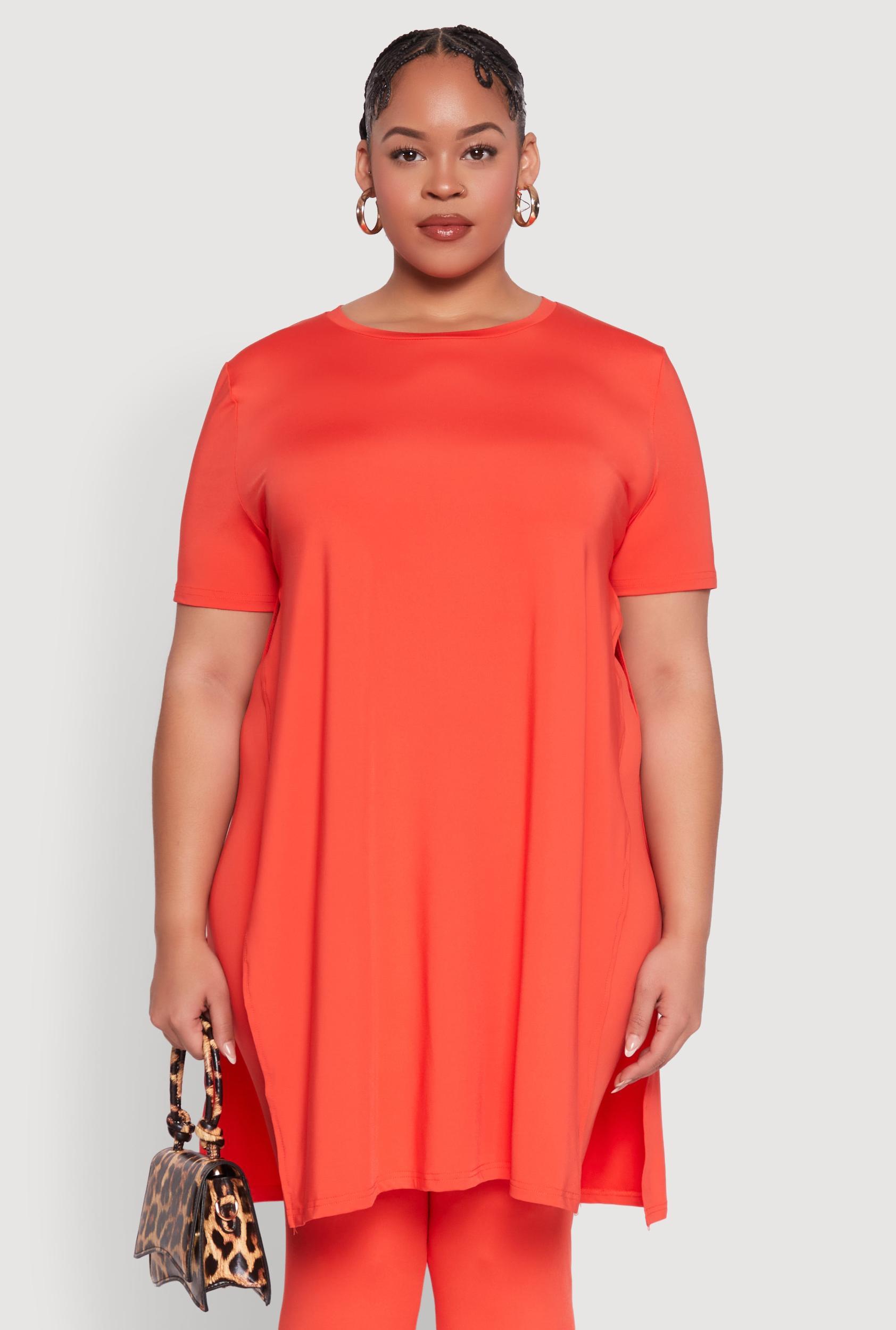 Womens Plus Size Daisy Side Slit Crew Neck Tunic Top Product Image