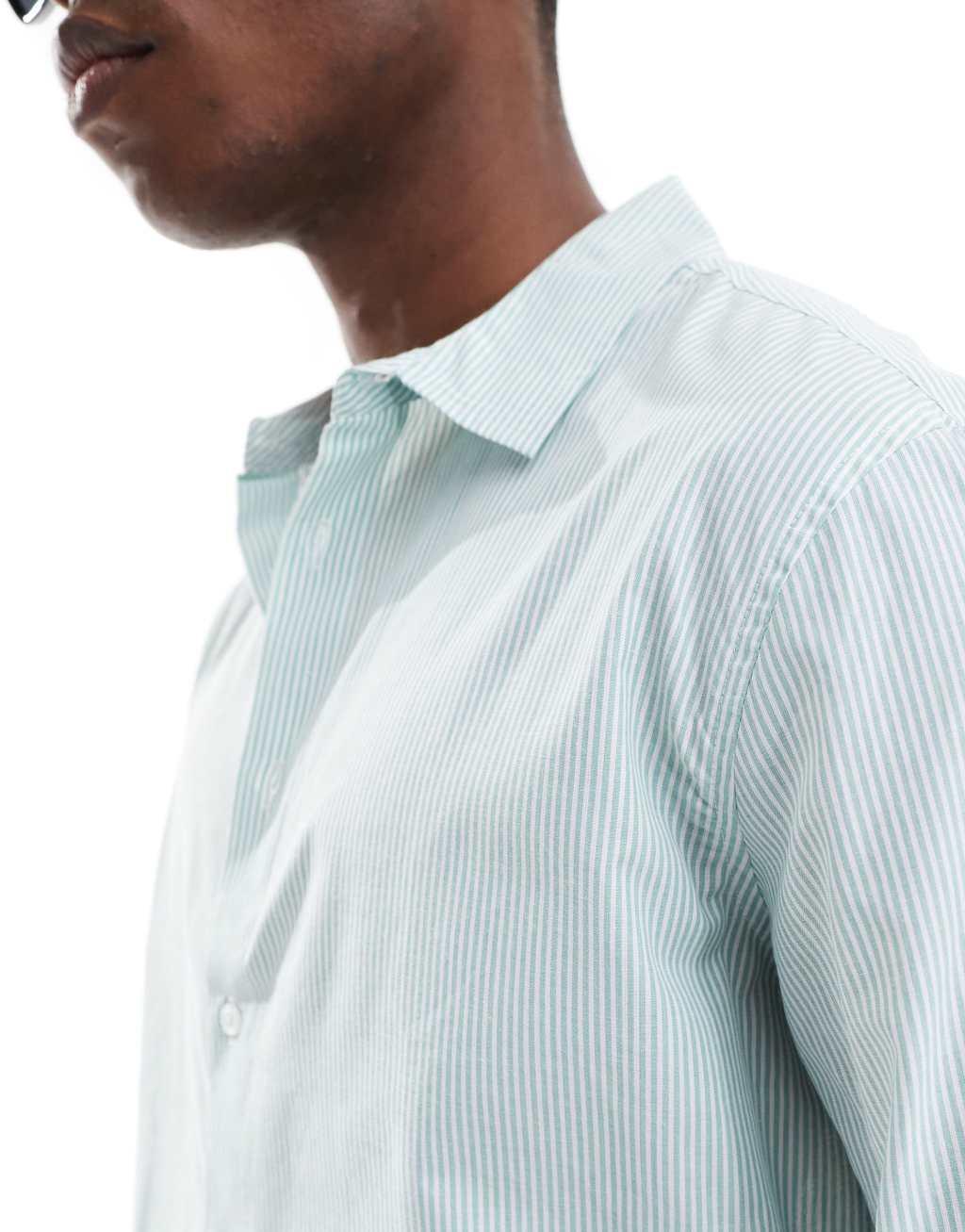 sol beach seersucker stripe long sleeve beach shirt in green and white Product Image