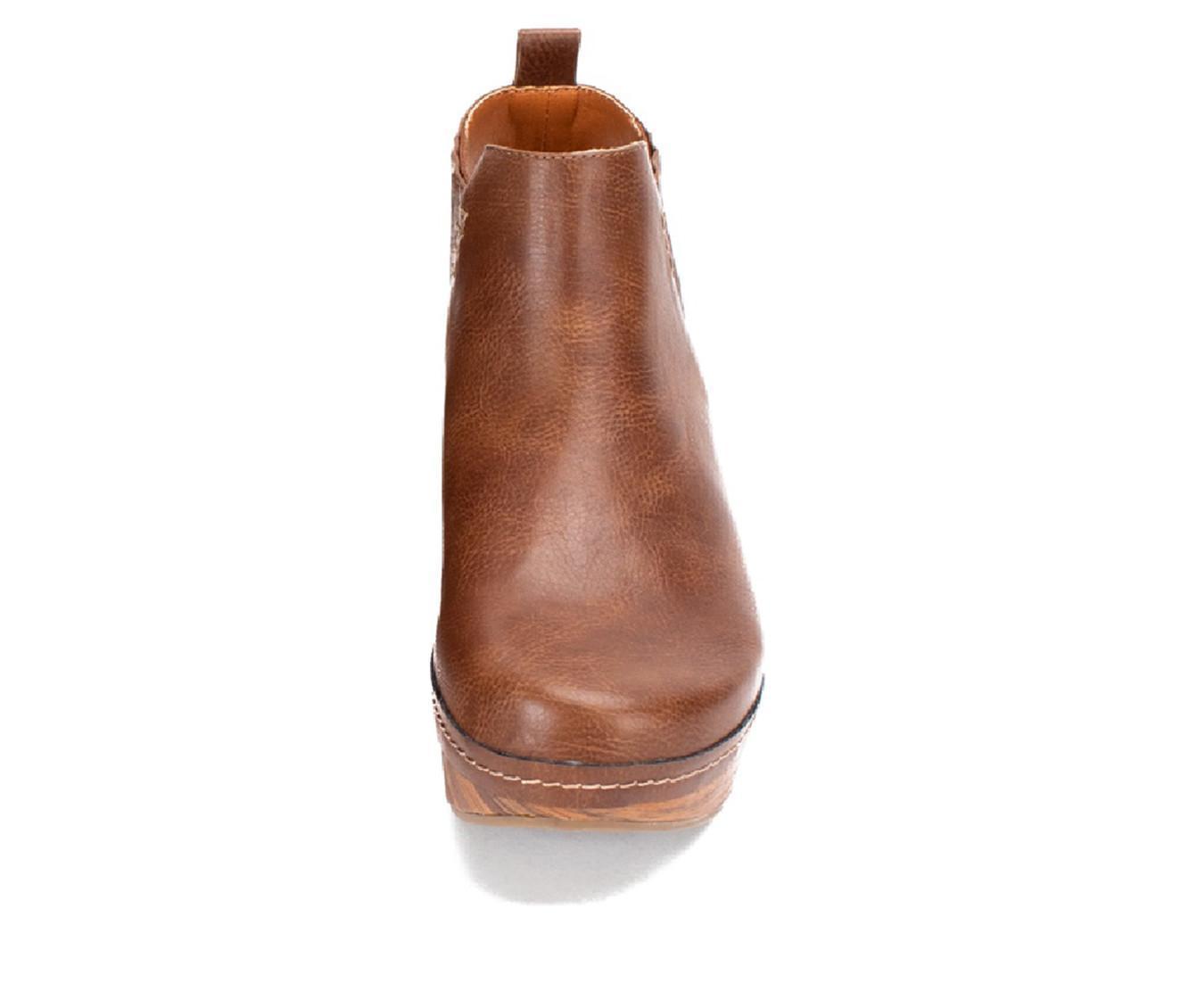 Women's Yellow Box Barty Wedge Clogs Product Image