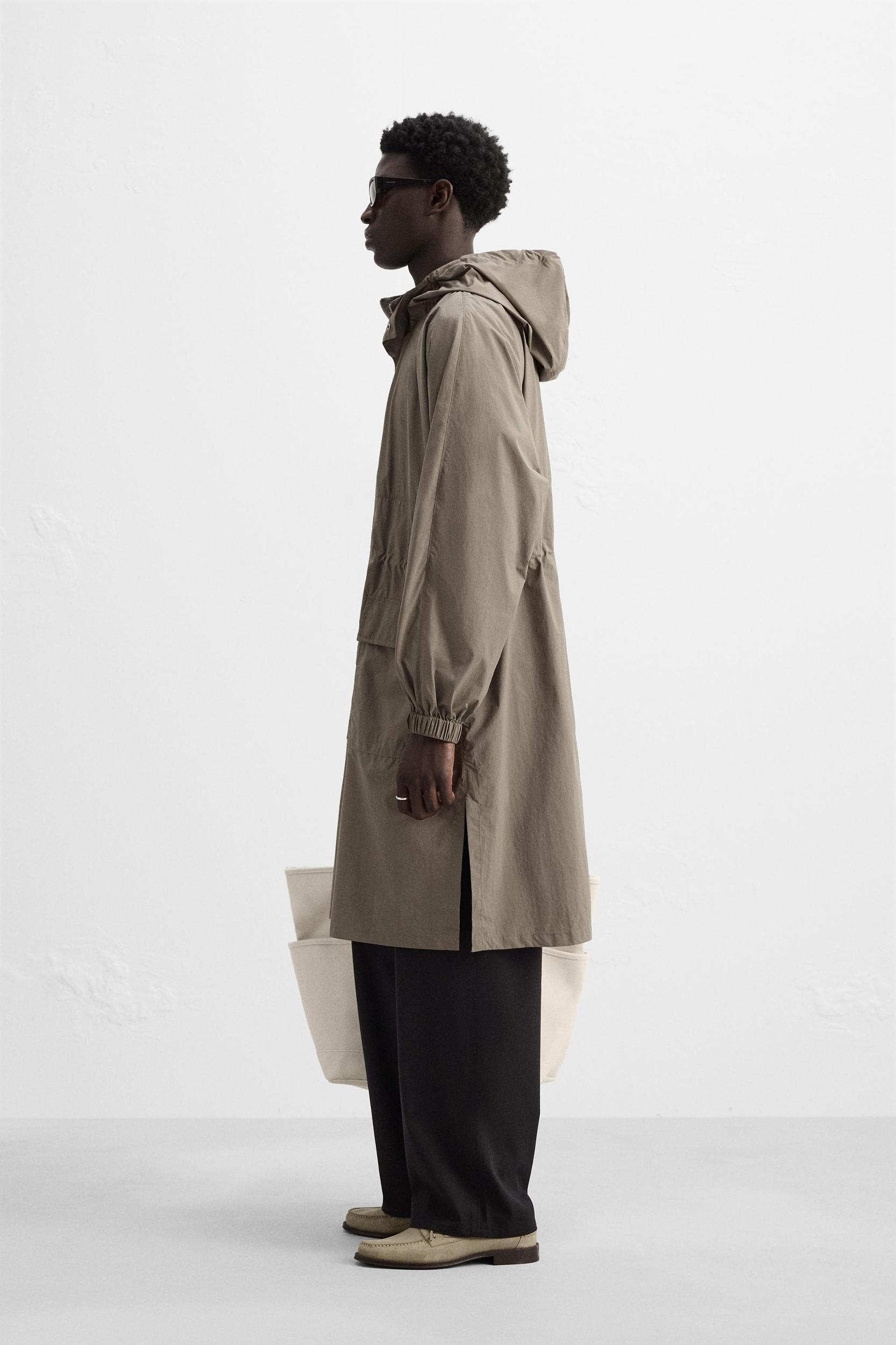 LIGHTWEIGHT TECHNICAL PARKA Product Image