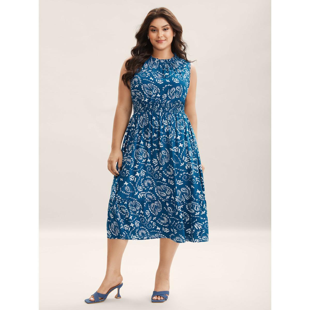 Plus Size Paisley Print Shirred Sleeveless Midi Dress Mediumblue Women Round Neck Sleeveless Curvy BloomChic 28/5X Product Image