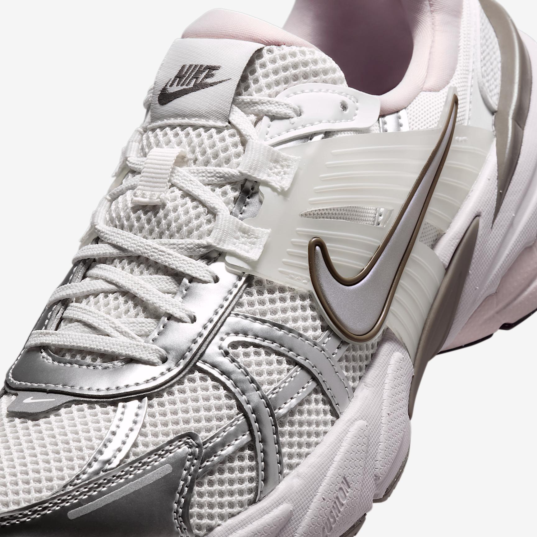 Nike Women's V2K Run Shoes Product Image