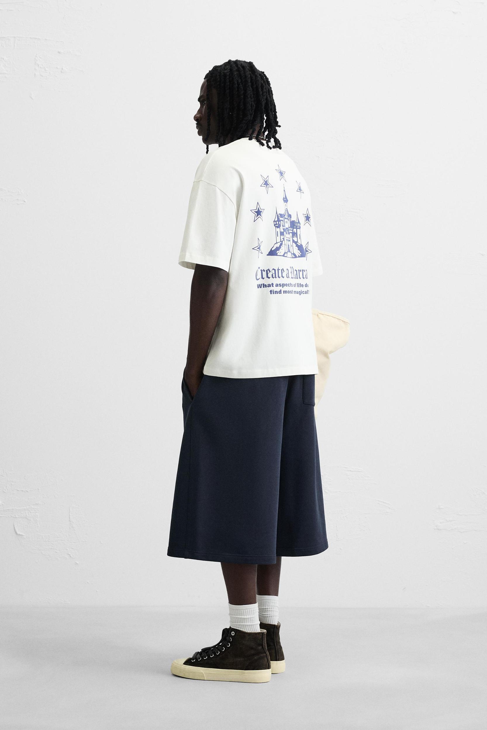 PRINTED GRAPHIC T-SHIRT Product Image