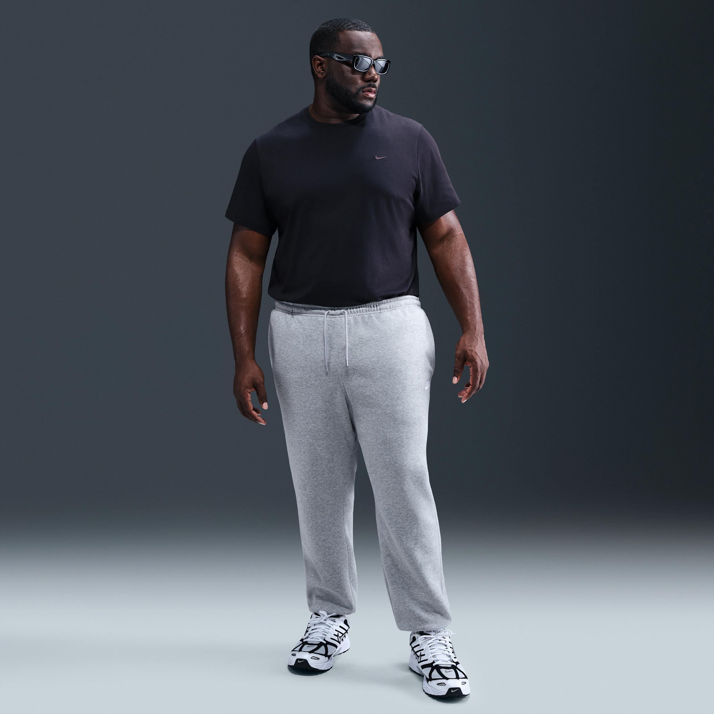 Nike Men's Club Jogger Pants Product Image