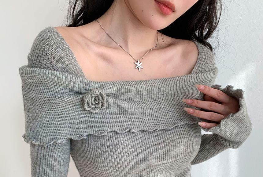 Plain Lettuce Edge Asymmetrical Ribbed Cropped Sweater Product Image