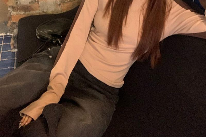Long-Sleeve Mock Neck Two Tone Slim Fit T-Shirt Product Image