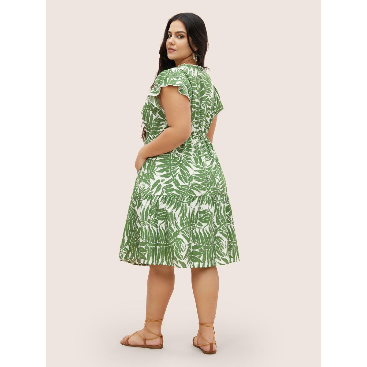 Plus Size Tropical Print Ruffle Cap Sleeve Patchwork Ruffles Dress Moss Women Resort Patchwork Flat collar with V-notch Cap Sleeve Curvy Midi Dress BloomChic 28/5X Product Image