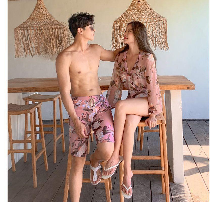 Couple Matching Puff-Sleeve Floral Print Swimsuit / Floral Print Shorts Product Image
