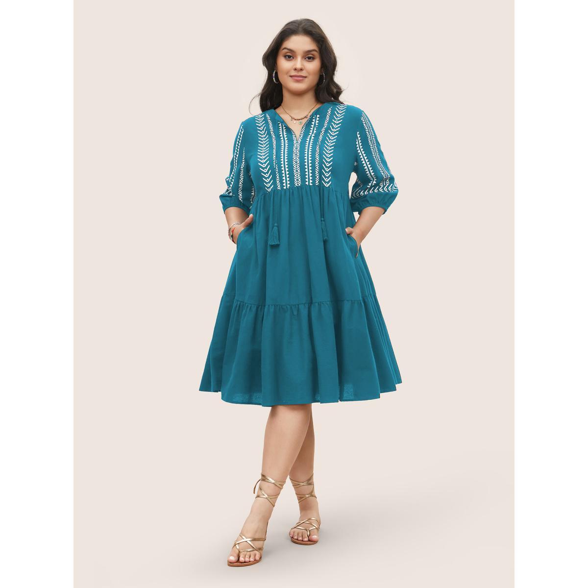 Plus Size Cotton Geometric Bandana Print Tassel Trim Dress Emerald Women Resort Non V-neck Short sleeve Curvy Knee Dress BloomChic 14-16/1X Product Image