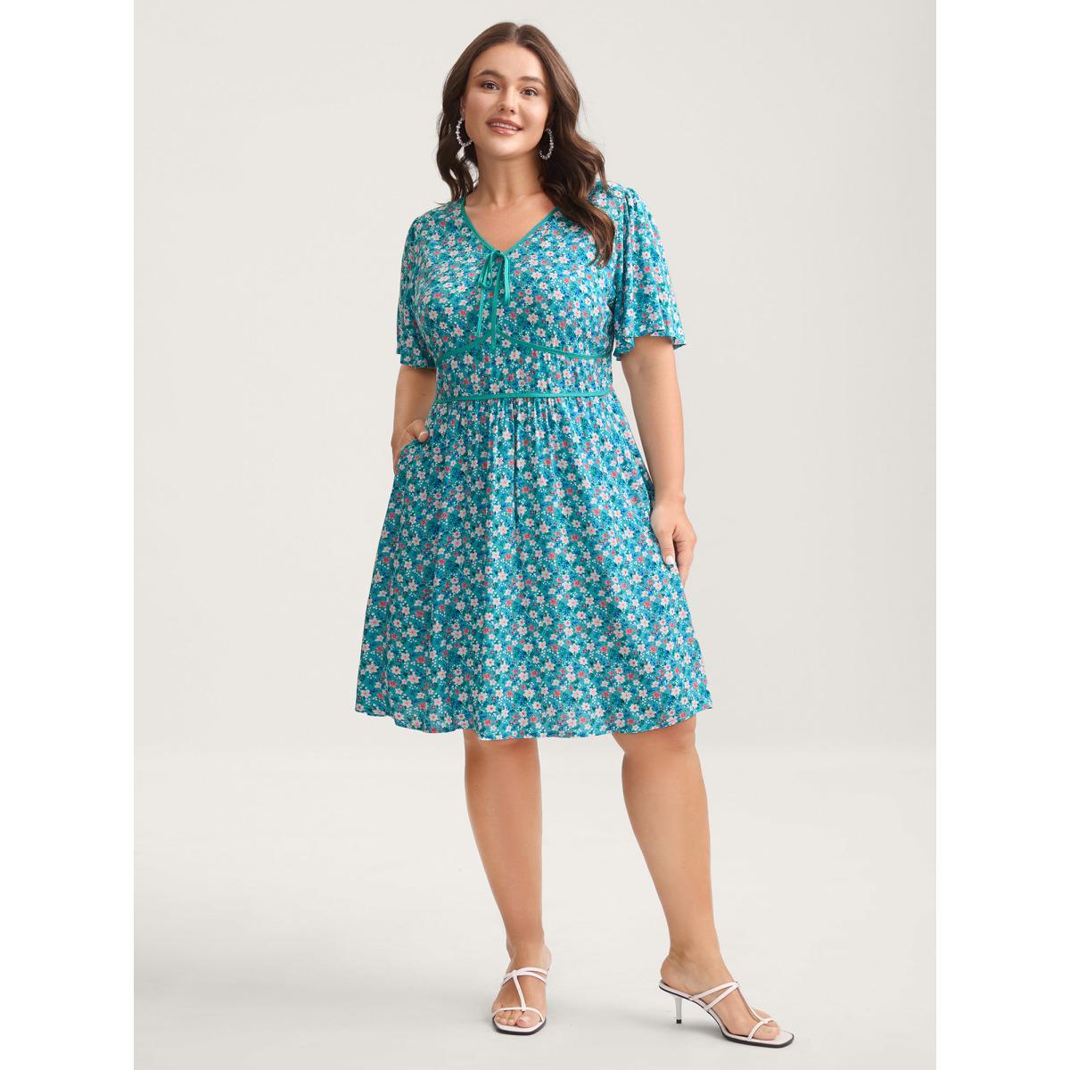 Plus Size Floral Contrast Cinched-Waist Tie Midi Dress Arctic Women V-neck Short sleeve Curvy BloomChic 26/4X Product Image