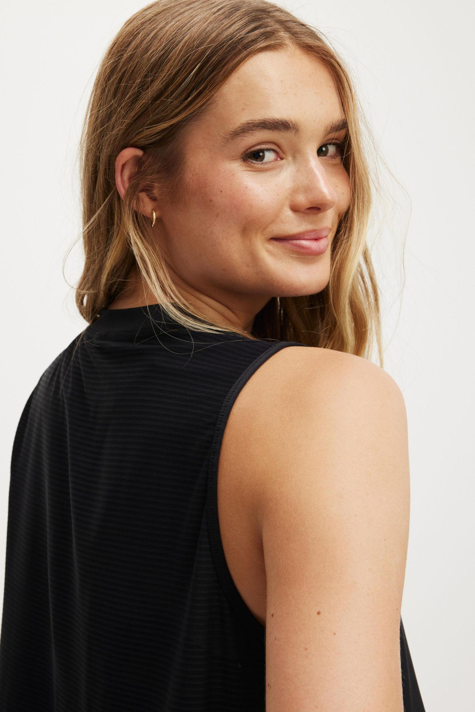 Active Cropped Mesh Back Tank Product Image