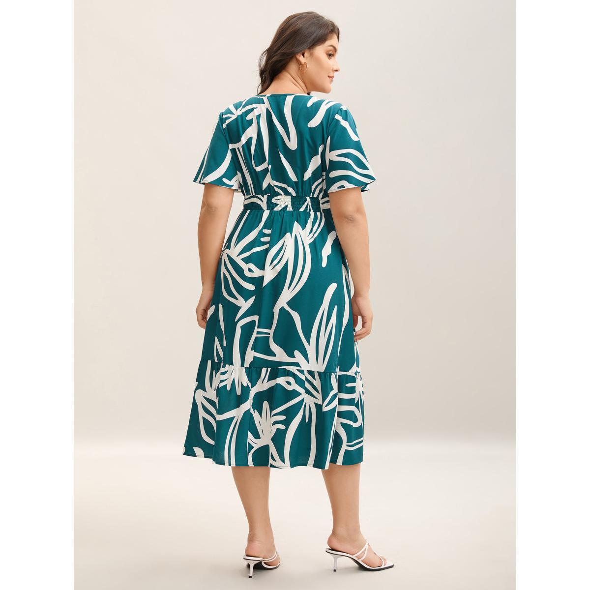 Plus Size Large Flower Print Shirred Waist Midi Dress Teal Women V-neck Short sleeve Curvy BloomChic 26/4X Product Image