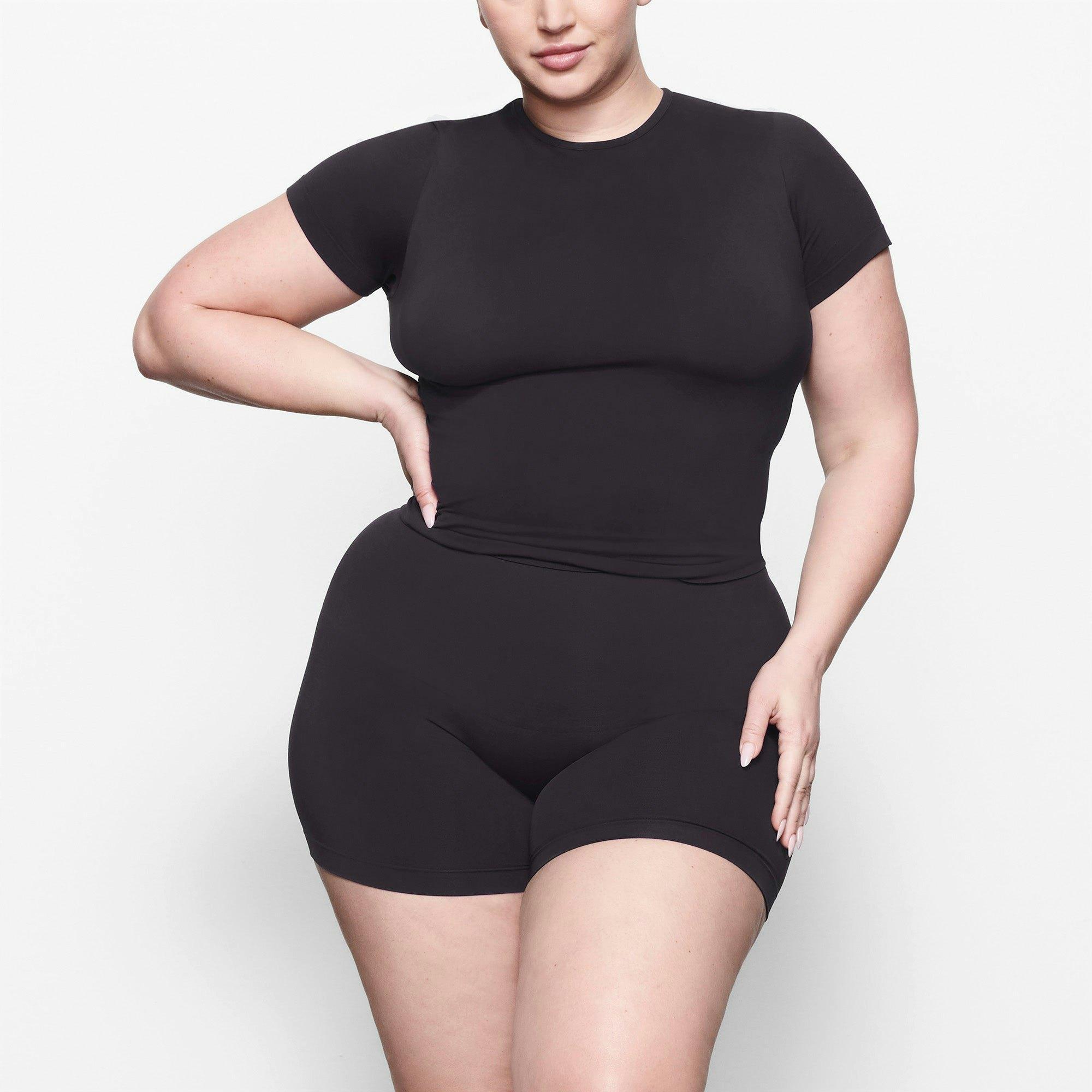 SOFT SMOOTHING SEAMLESS T-SHIRT | ONYX Product Image