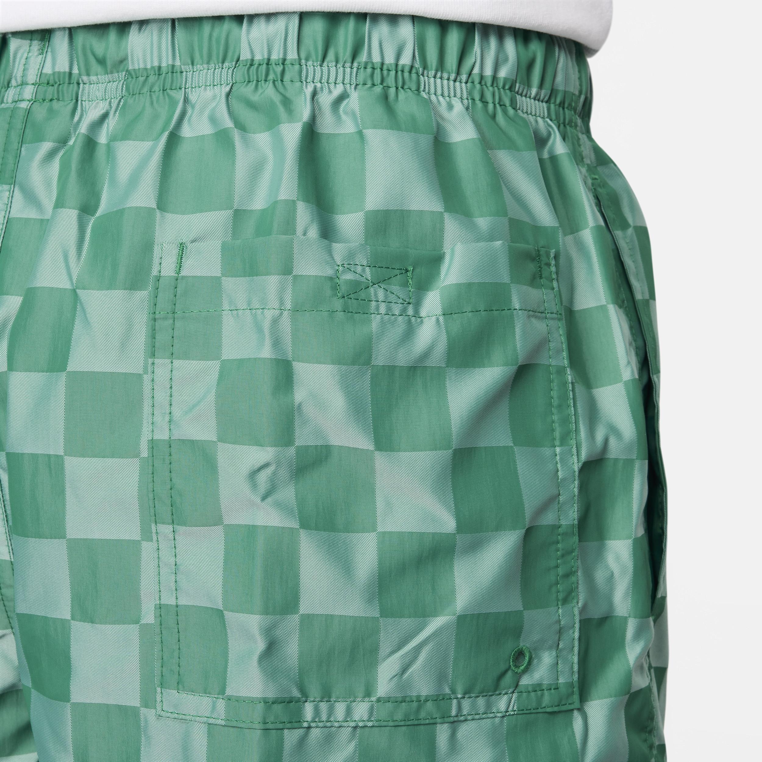 Nike Men's Club Flow Shorts Product Image