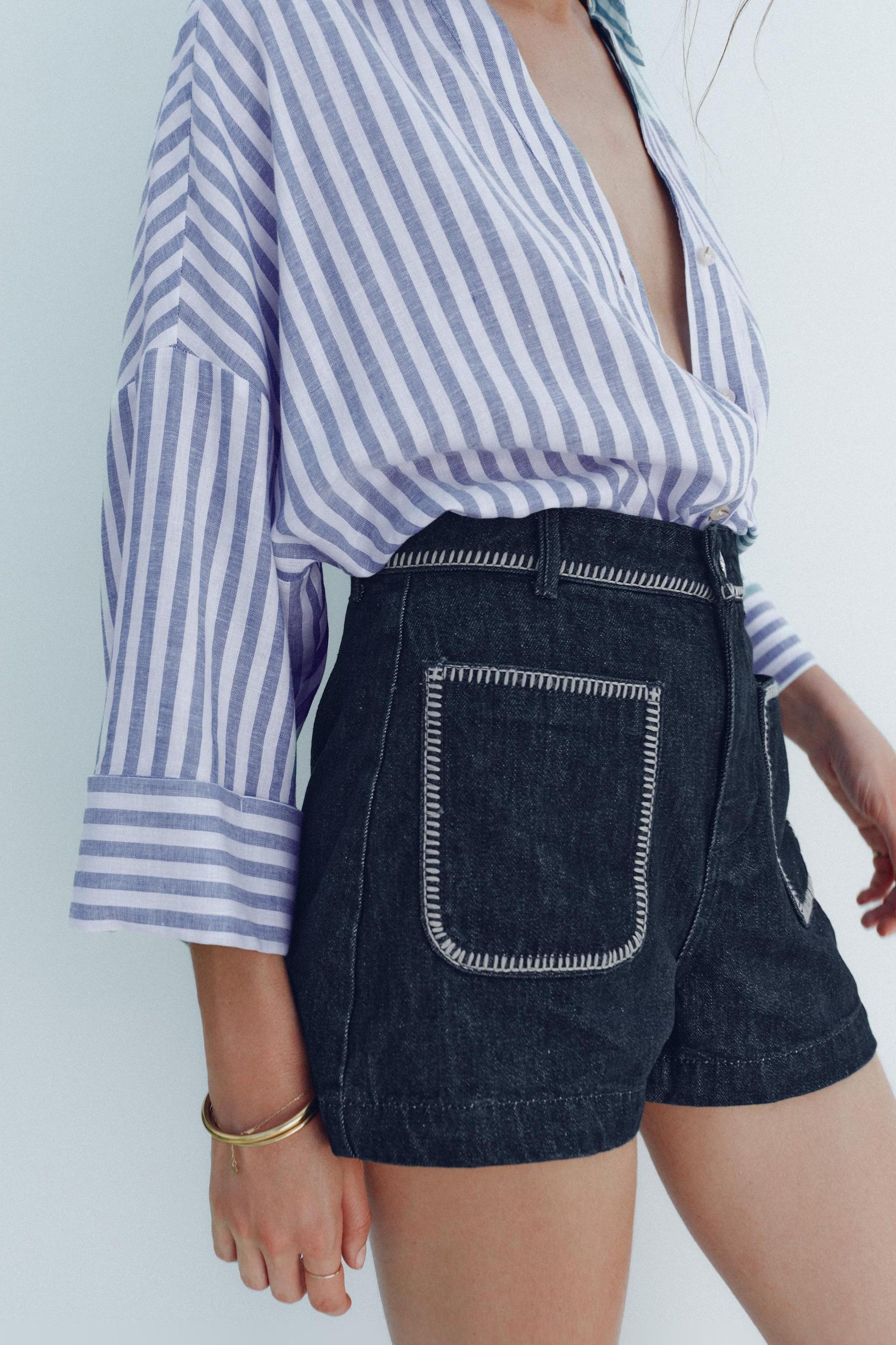 Z1975 HIGH-WAISTED DENIM SHORTS WITH TOPSTITCHING Product Image
