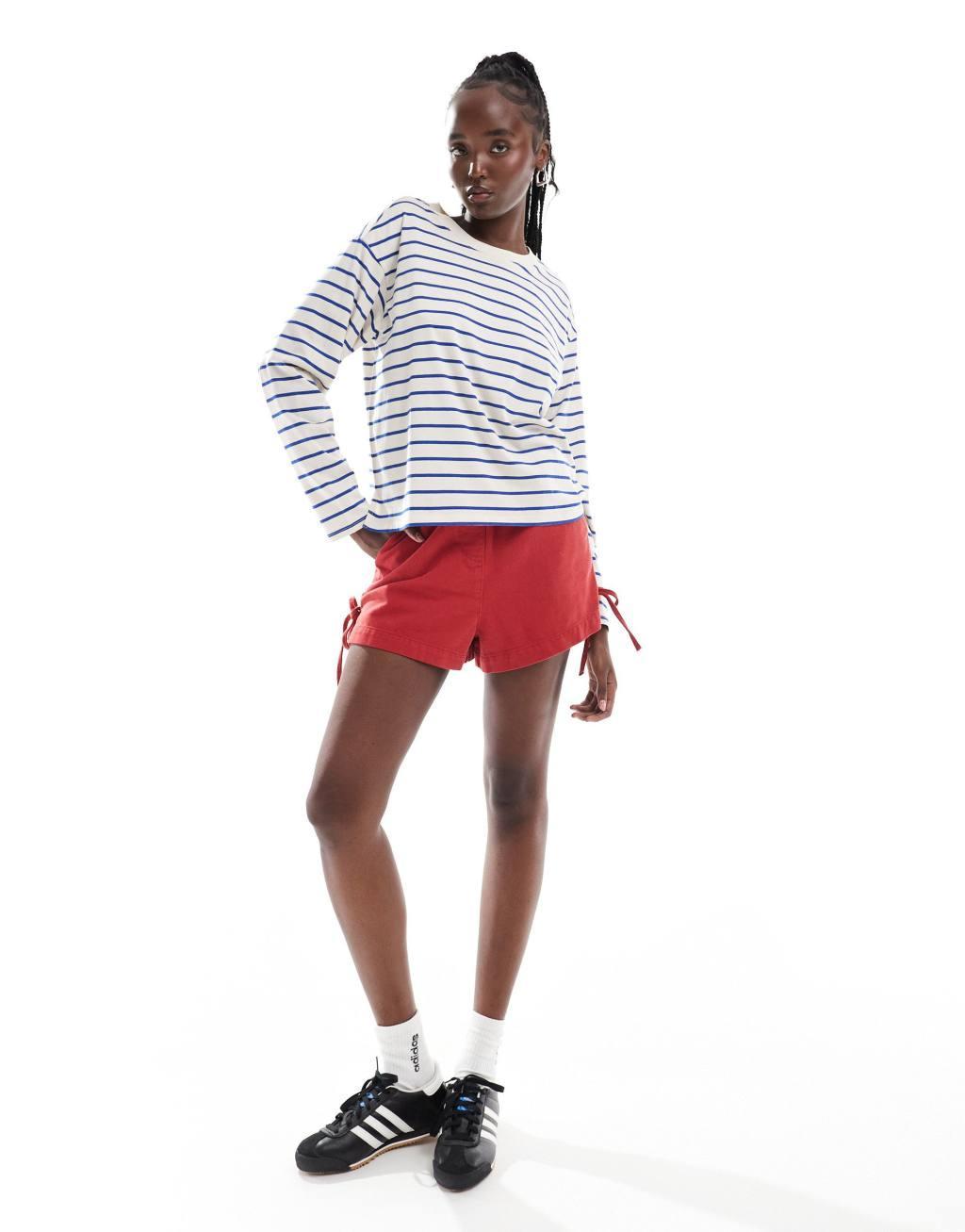 Monki long sleeve t-shirt Product Image