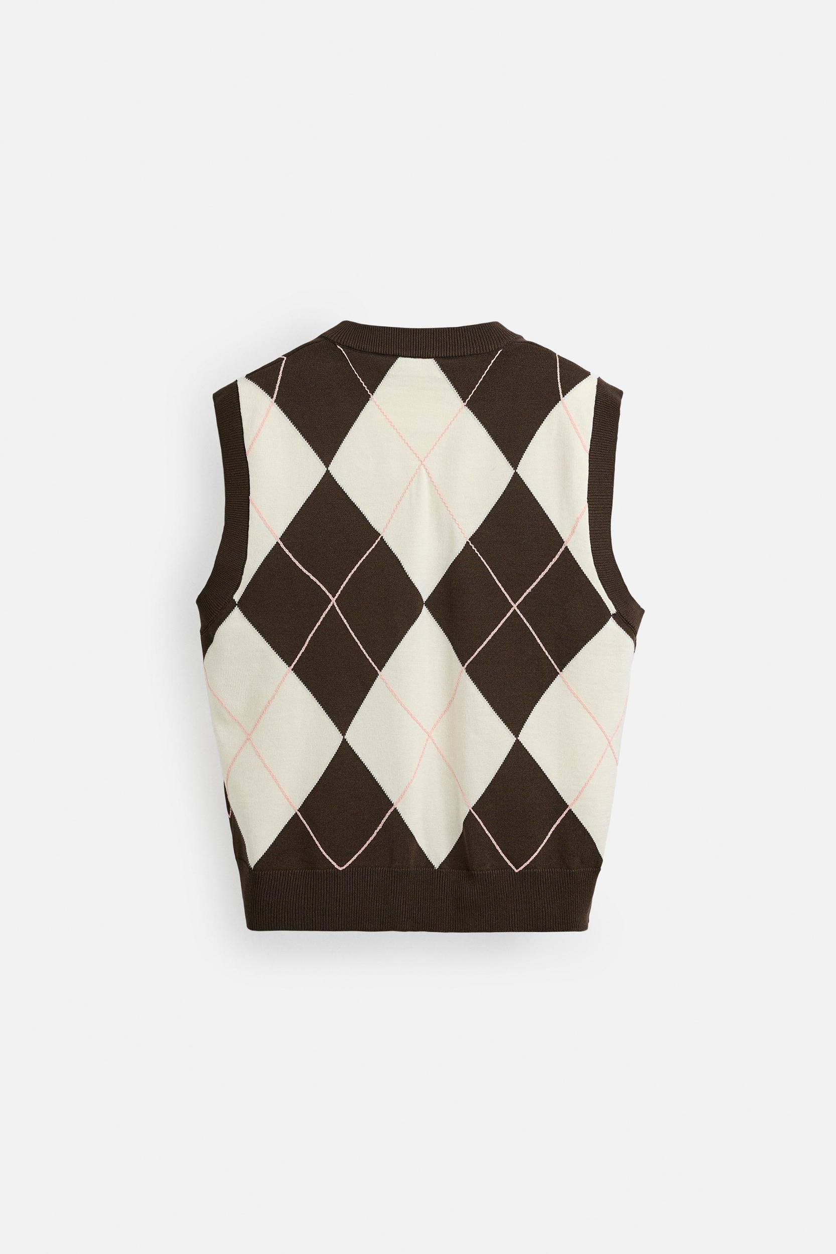 ARGYLE JACQUARD KNIT VEST Product Image