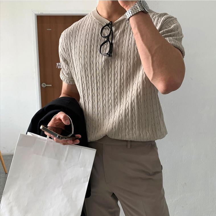 Short-Sleeve Crew Neck Plain Knit Top Product Image