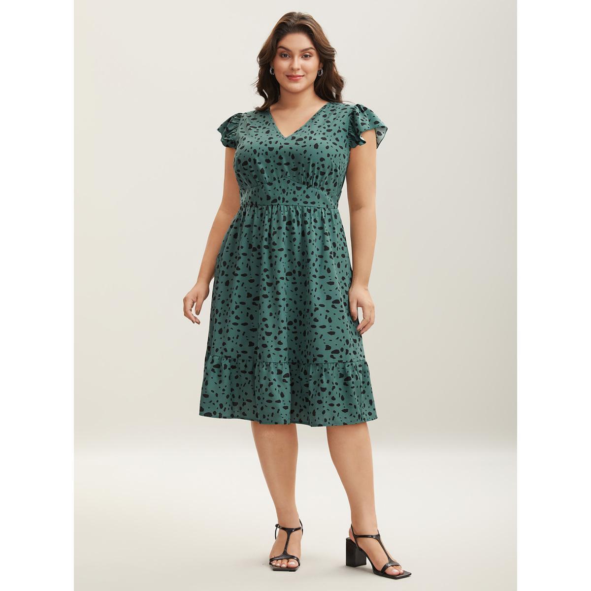 Plus Size Animal Print Waist-Defining Midi Dress Emerald Women V-neck Cap Sleeve Curvy BloomChic 22-24/3X Product Image