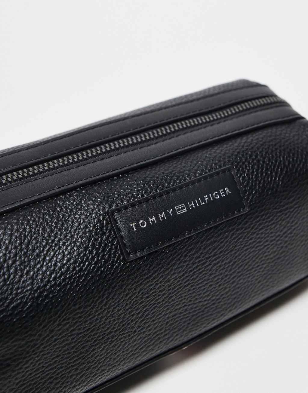 Tommy Hilfiger pu leather toiletry bag in black Product Image