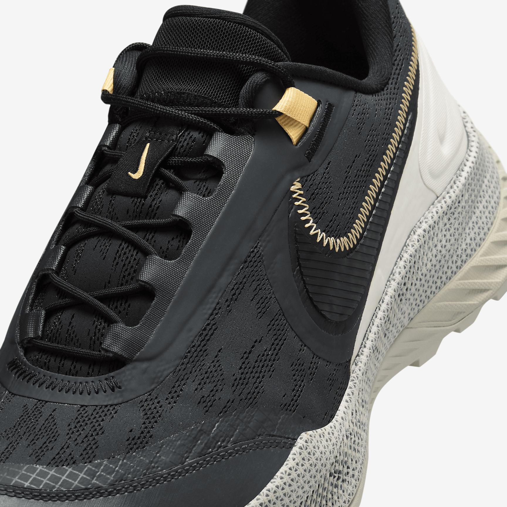 Nike Men's React SFB Carbon Low Menâs Elite Outdoor Shoes Product Image