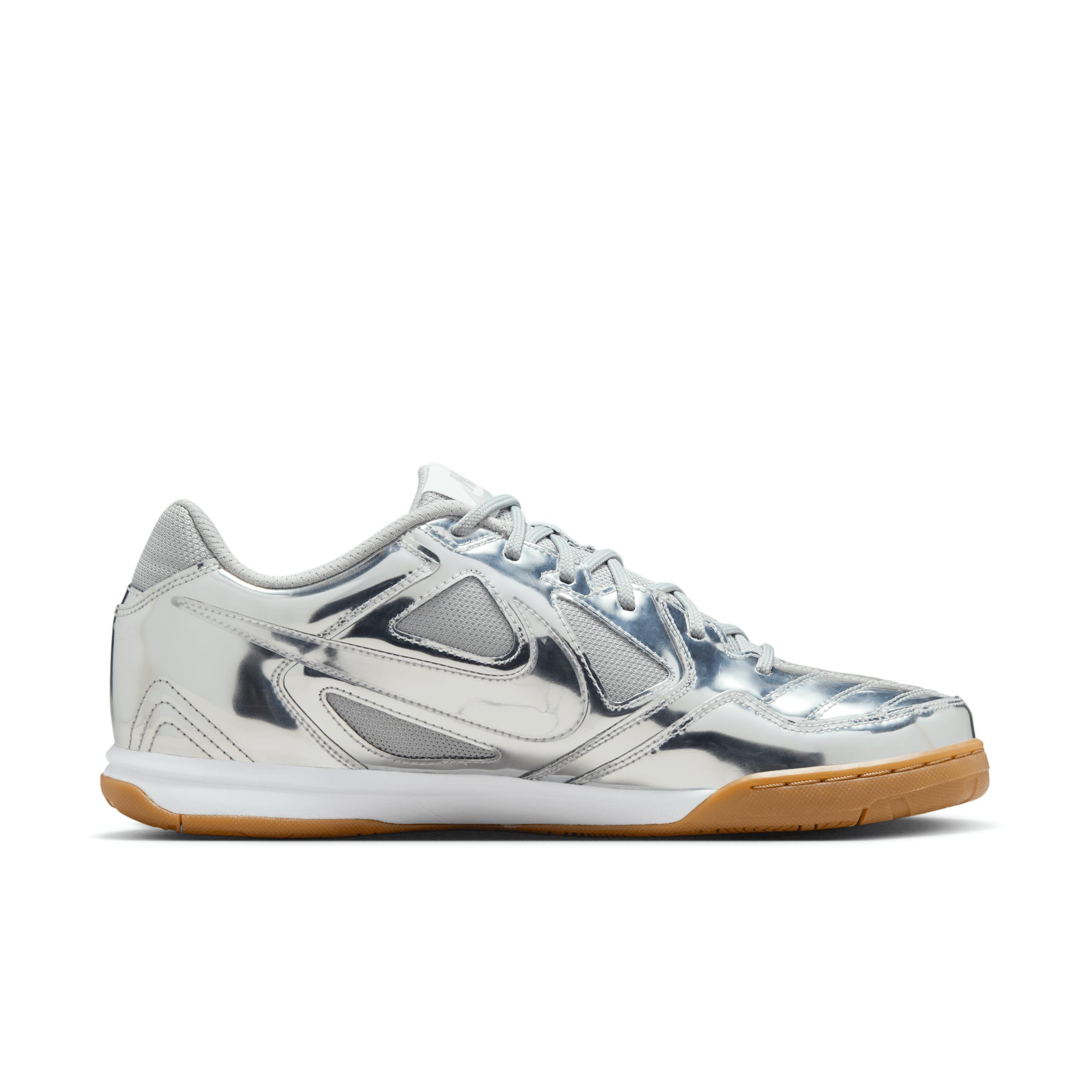 Nike Men's Gato LV8 Shoes Product Image
