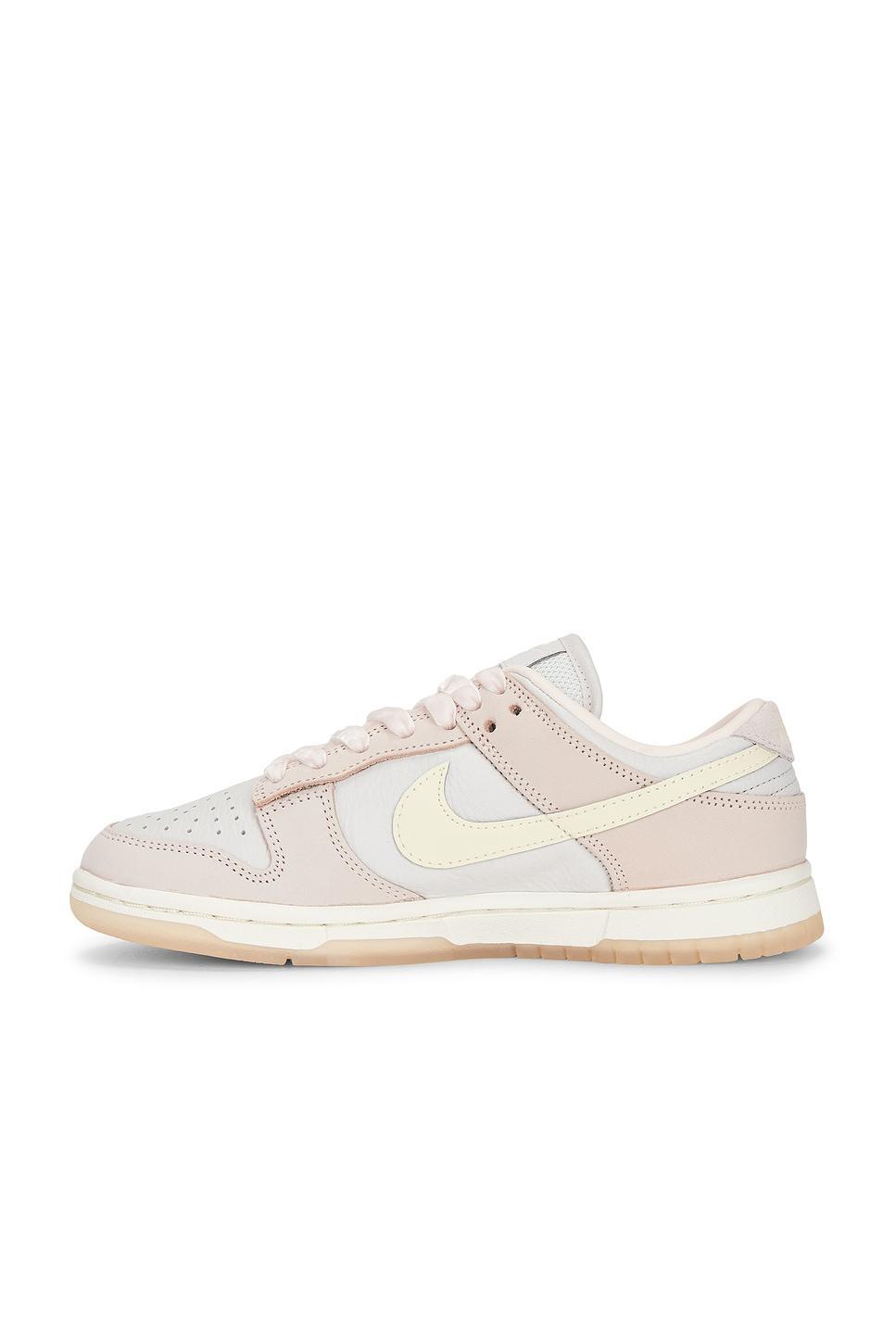 Dunk Low Premium Sneaker Nike Product Image