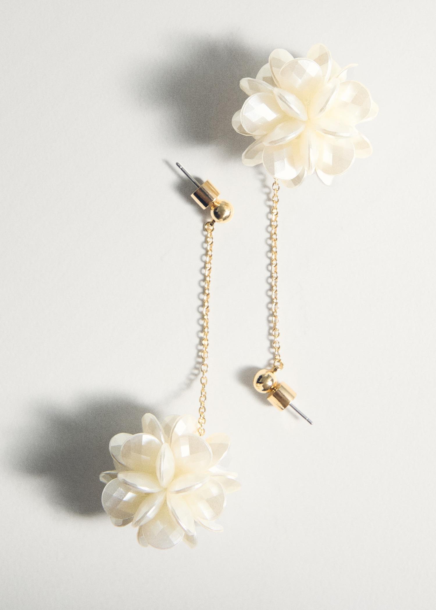 Hanging floral earrings - Women | MANGO USA Product Image