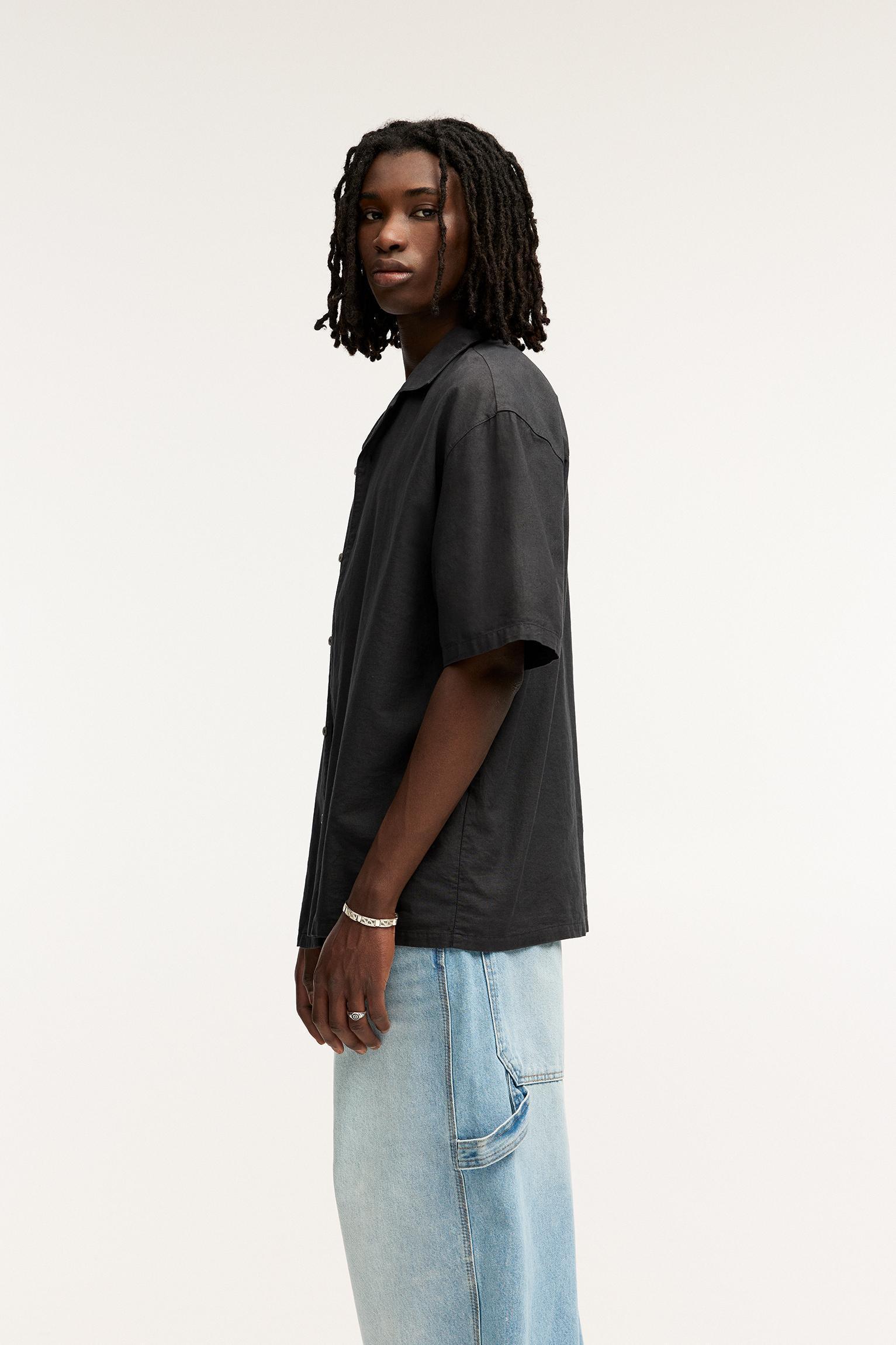Basic short sleeve linen blend shirt Product Image