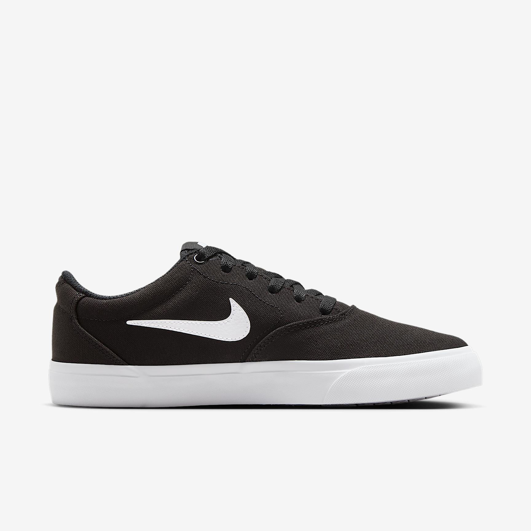 Nike Charge Canvas Women's Shoes Product Image
