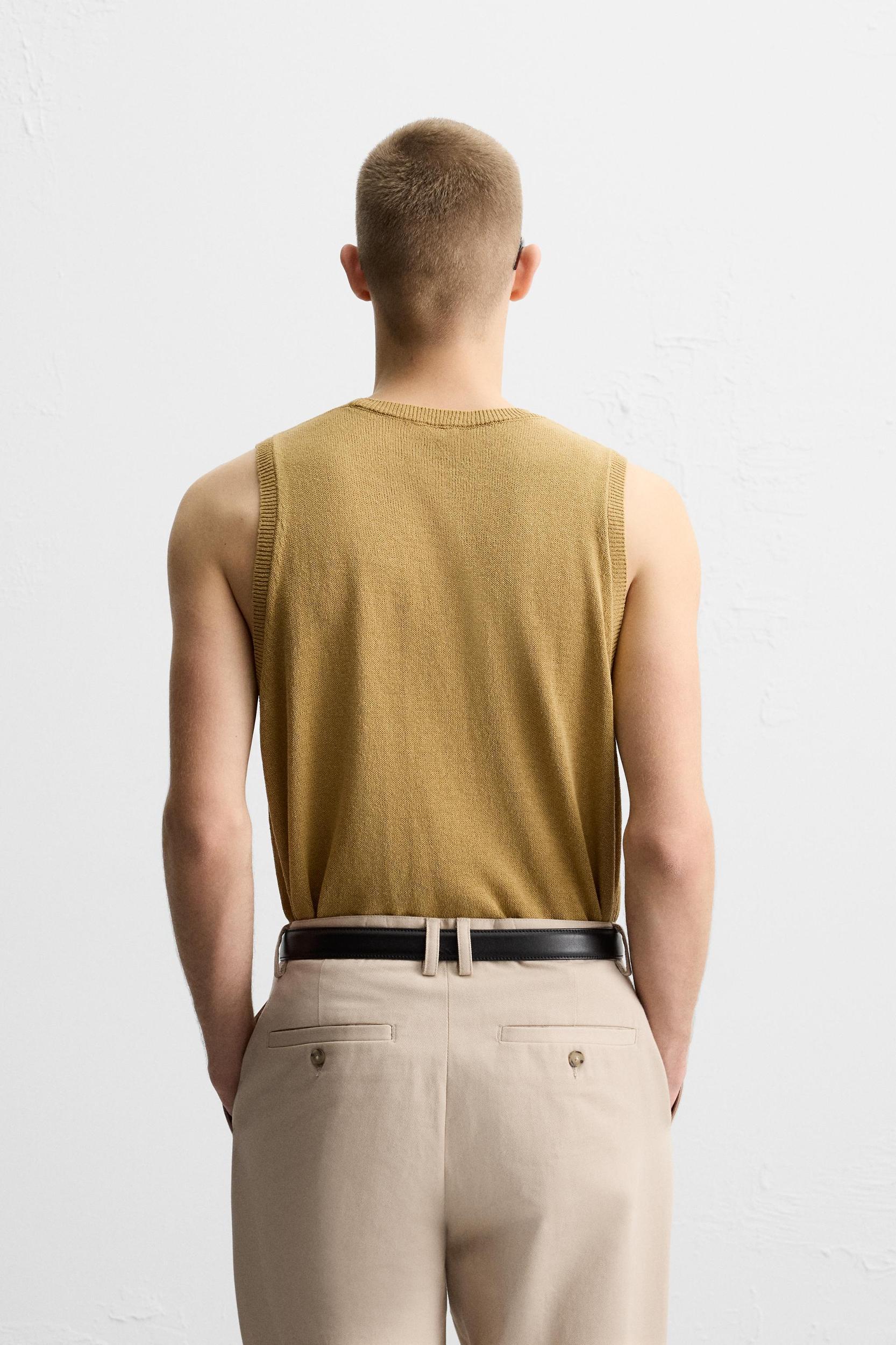 KNIT VEST Product Image