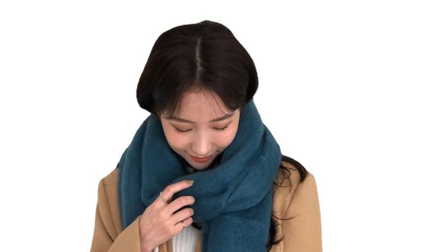 Plain Fringed Scarf Product Image