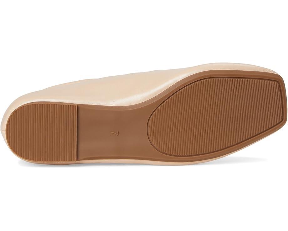 Carrie Flat Product Image