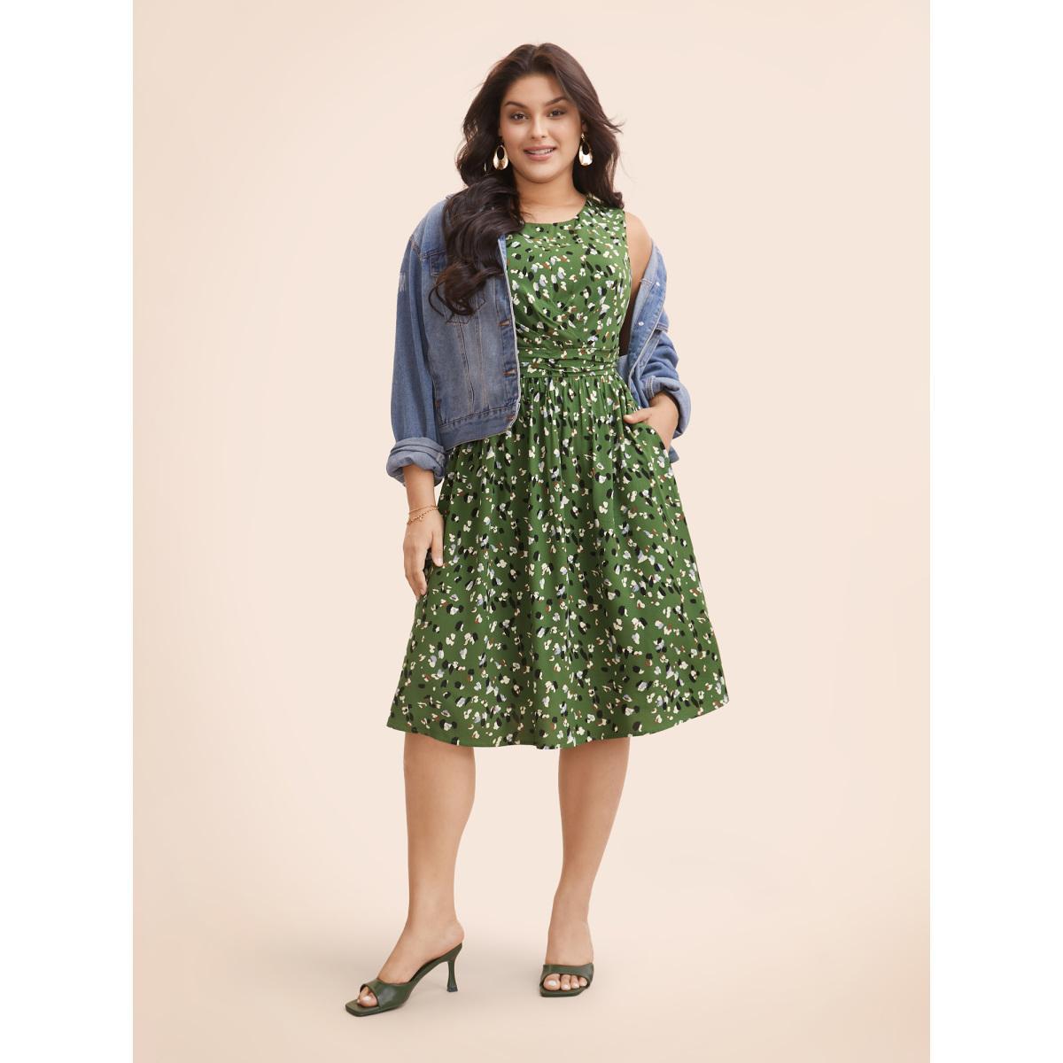 Plus Size Allover Print Pocket Flutter Crossover Ruched Tank Dress DarkGreen Women Elegant Twist Round Neck Sleeveless Curvy Midi Dress BloomChic 10/M Product Image