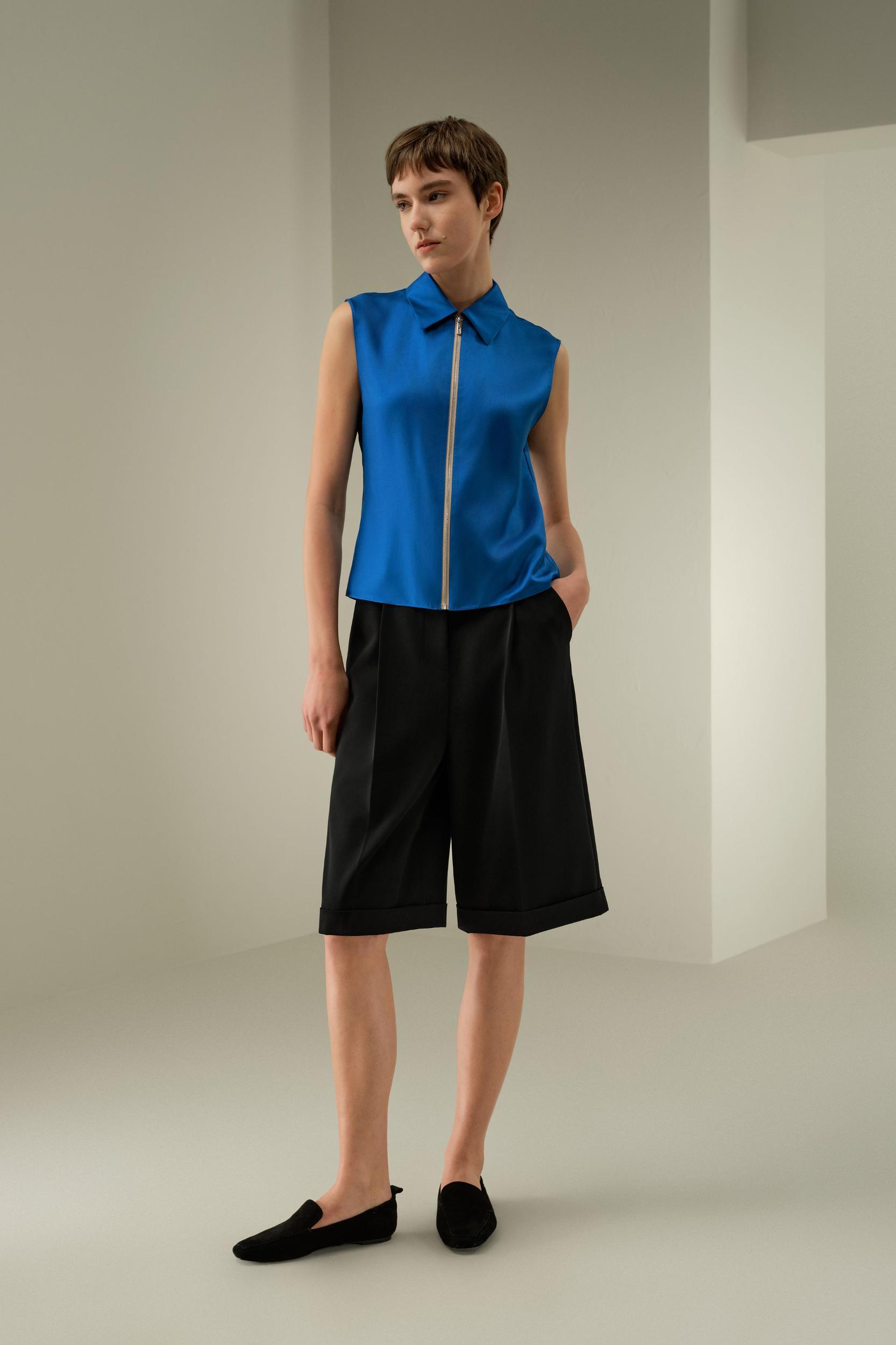 Sleeveless Full Zip Silk Vest Product Image