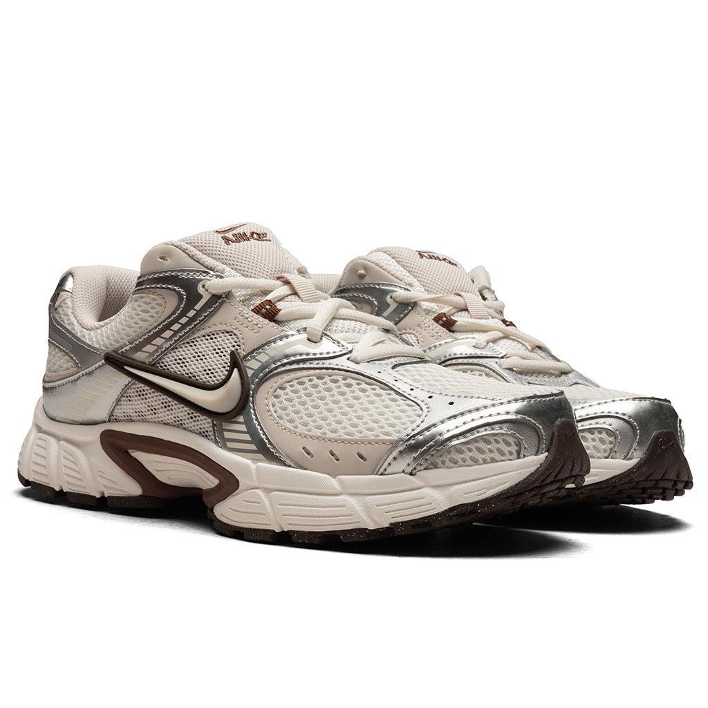 Women's V5 Runner - Sail/Light Orewood Brown/Fauna Brown/Phantom Female Product Image