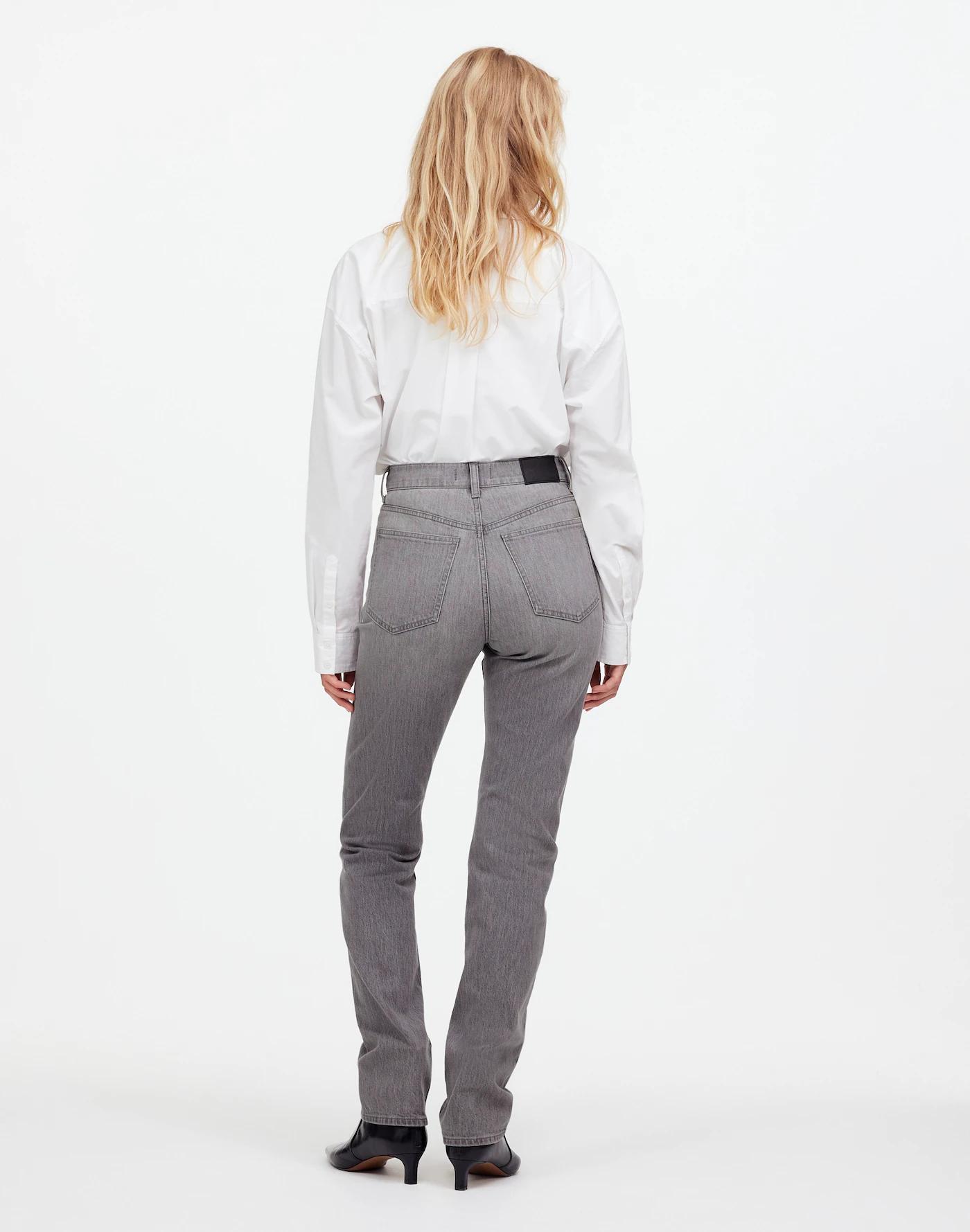 The Petite '90s Straight Jean Product Image