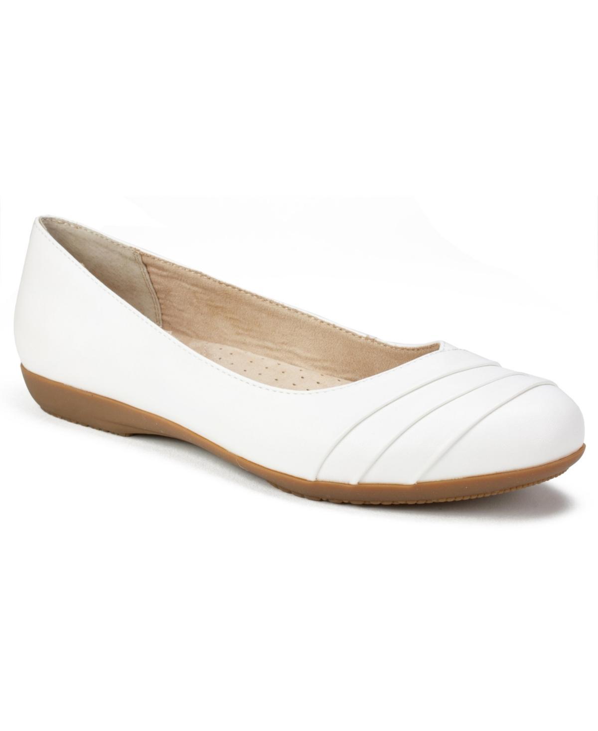 Cliffs by White Mountain Clara Women's Ballet Flats, Size: 8 Wide, Silver Glitter Fabric Product Image